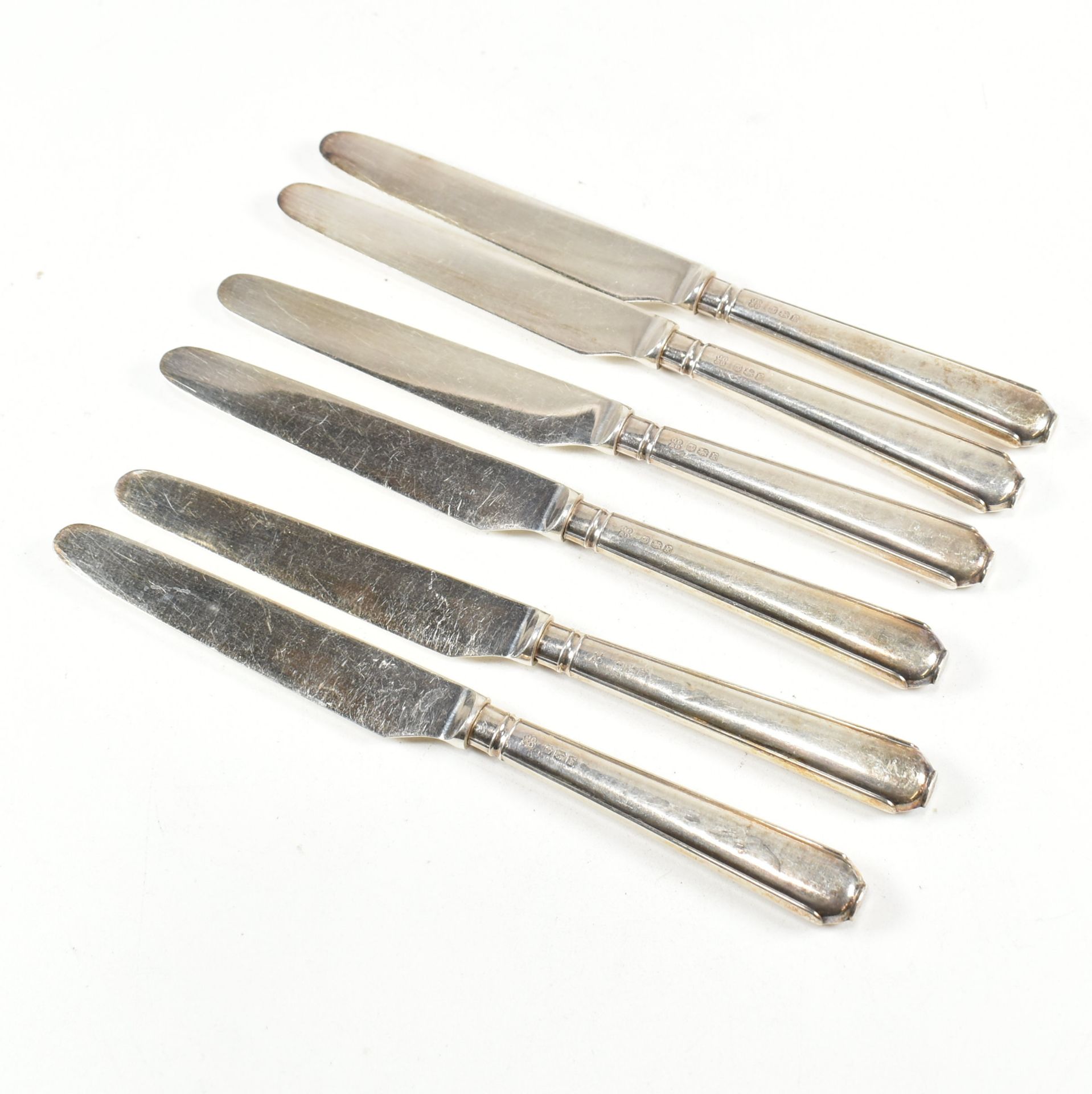 GEORGE V CASED SET OF SILVER HANDLED FRUIT CUTLERY - Image 4 of 8