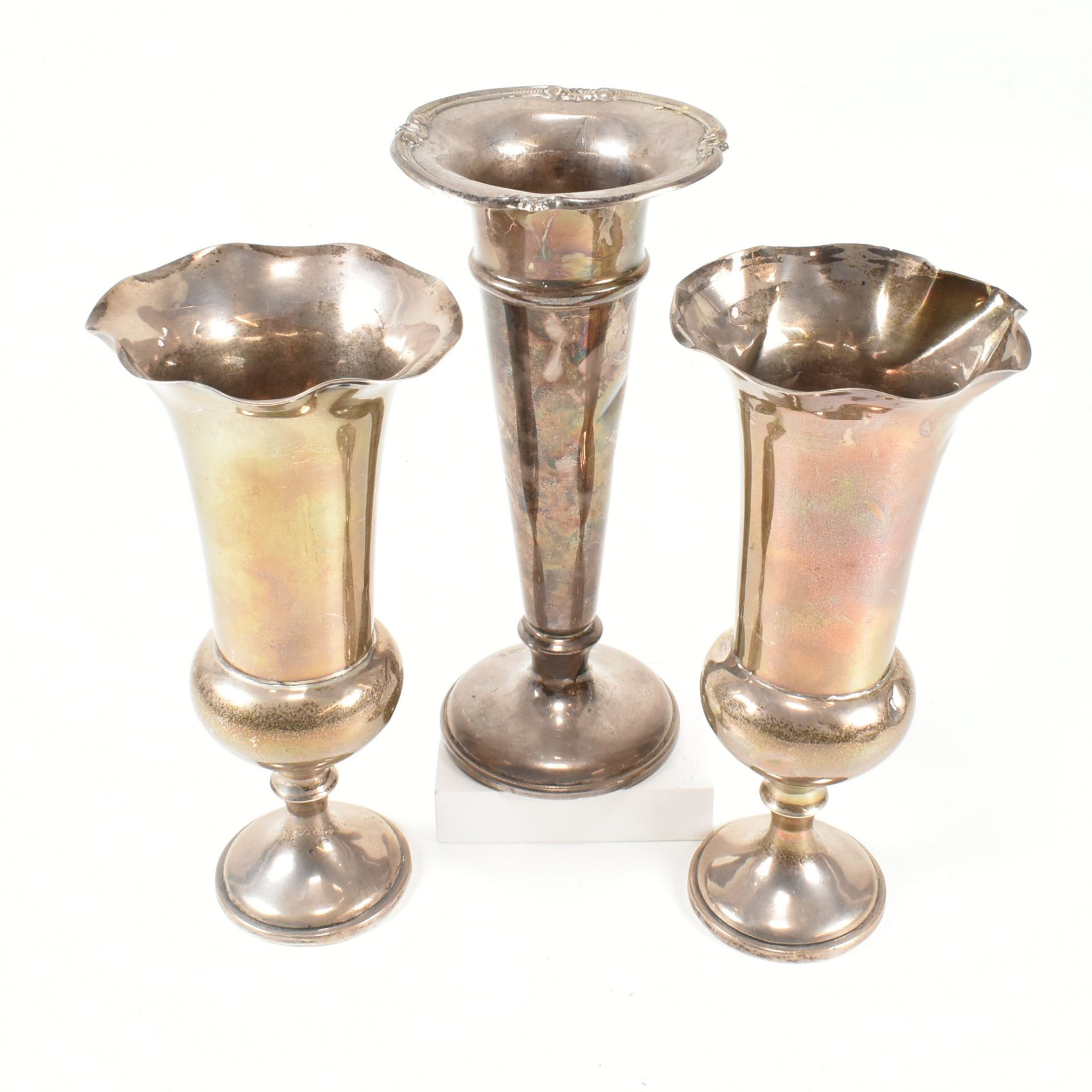 EDWARD VII & LATER HALLMARKED SILVER POSEY VASES - Image 2 of 12
