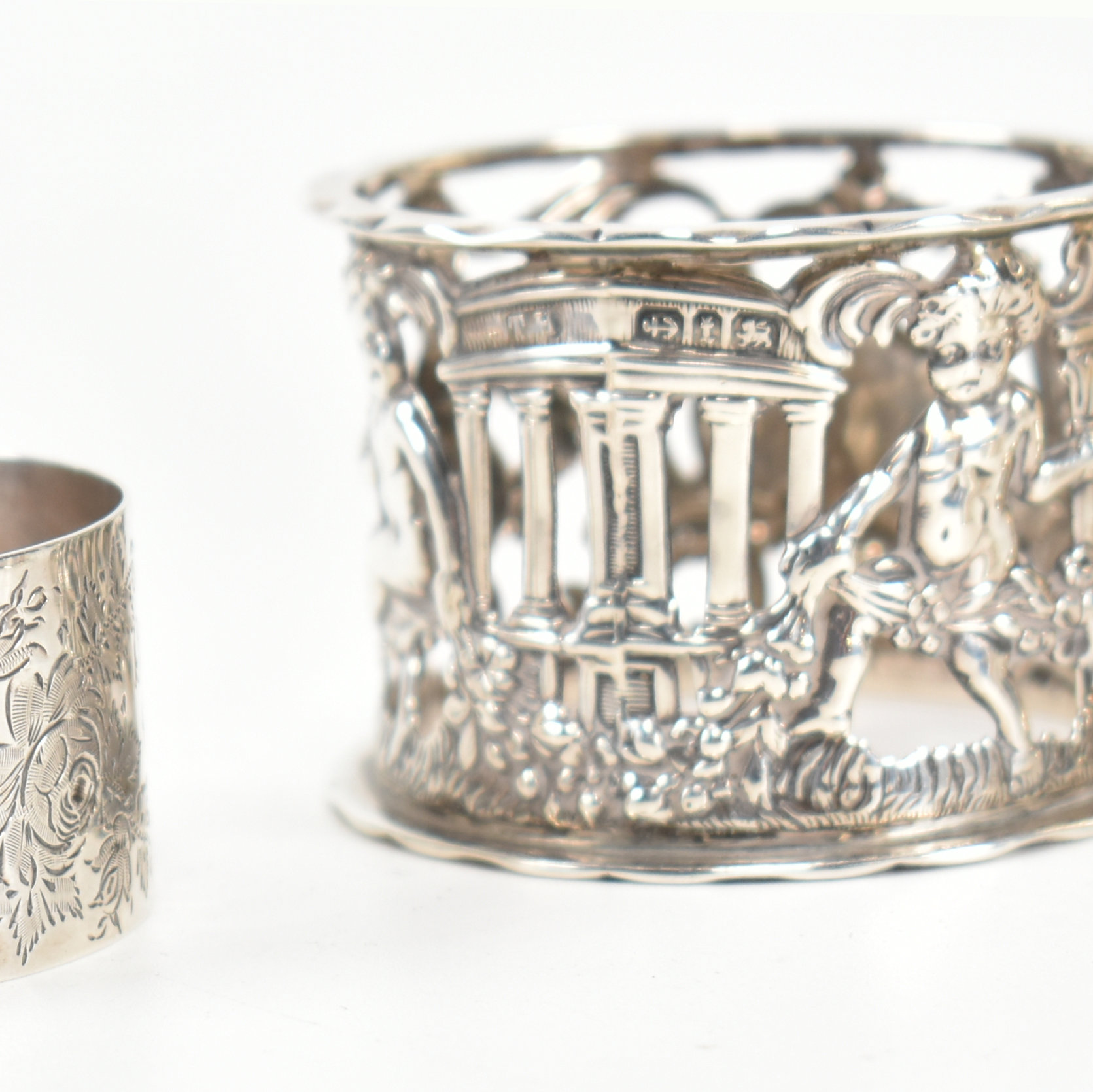 VICTORIAN & LATER HALLMARKED SILVER ITEMS CUP & NAPKIN RINGS - Image 7 of 8