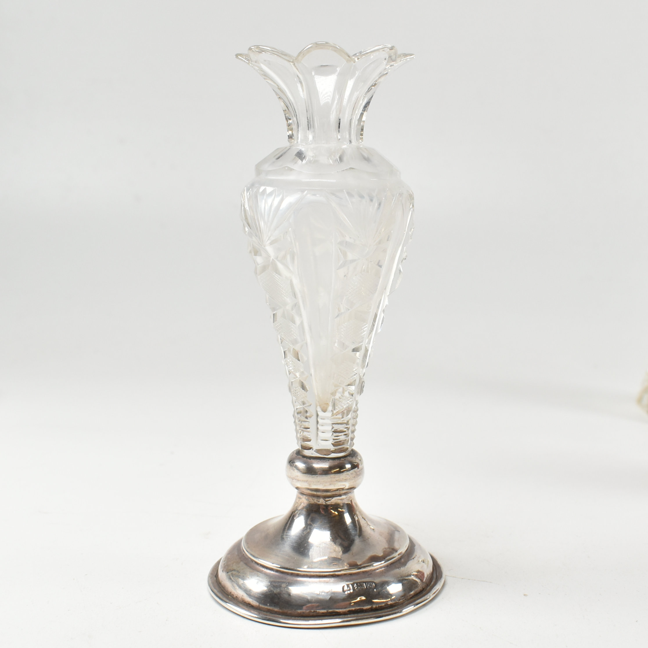 EARLY 20TH CENTURY HALLMARKED SILVER & CUT GLASS BOTTLES & VASE - Image 5 of 9