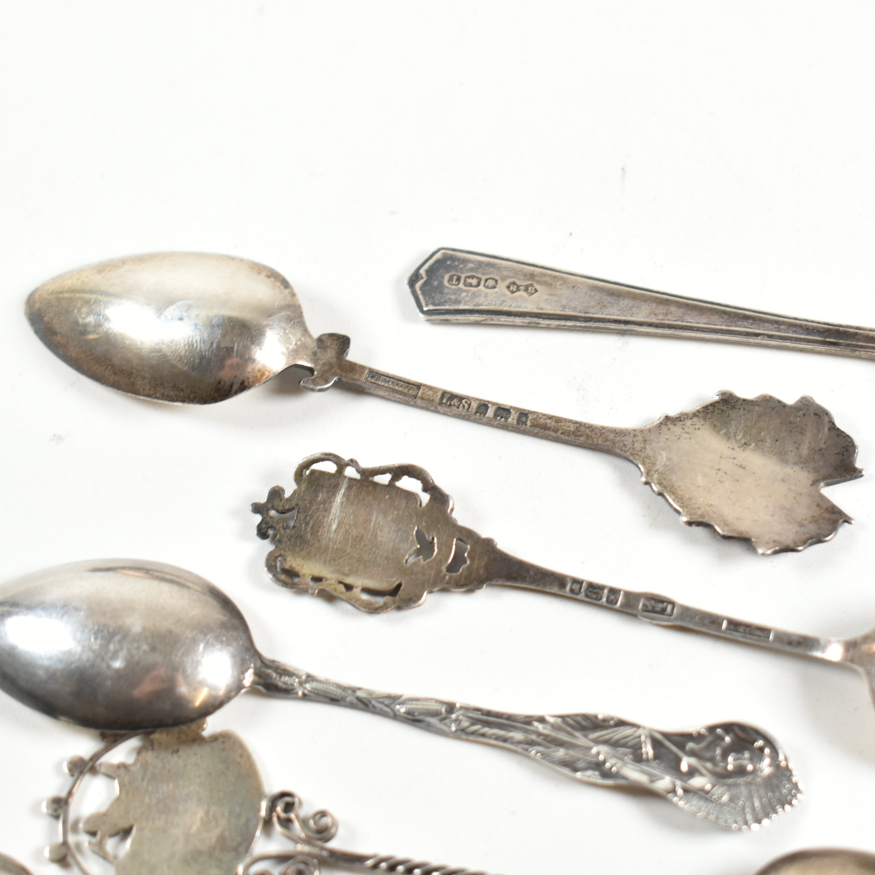 EDWARD VII HALLMARKED SILVER FRAME AF & OTHER TEA SPOONS - Image 8 of 10