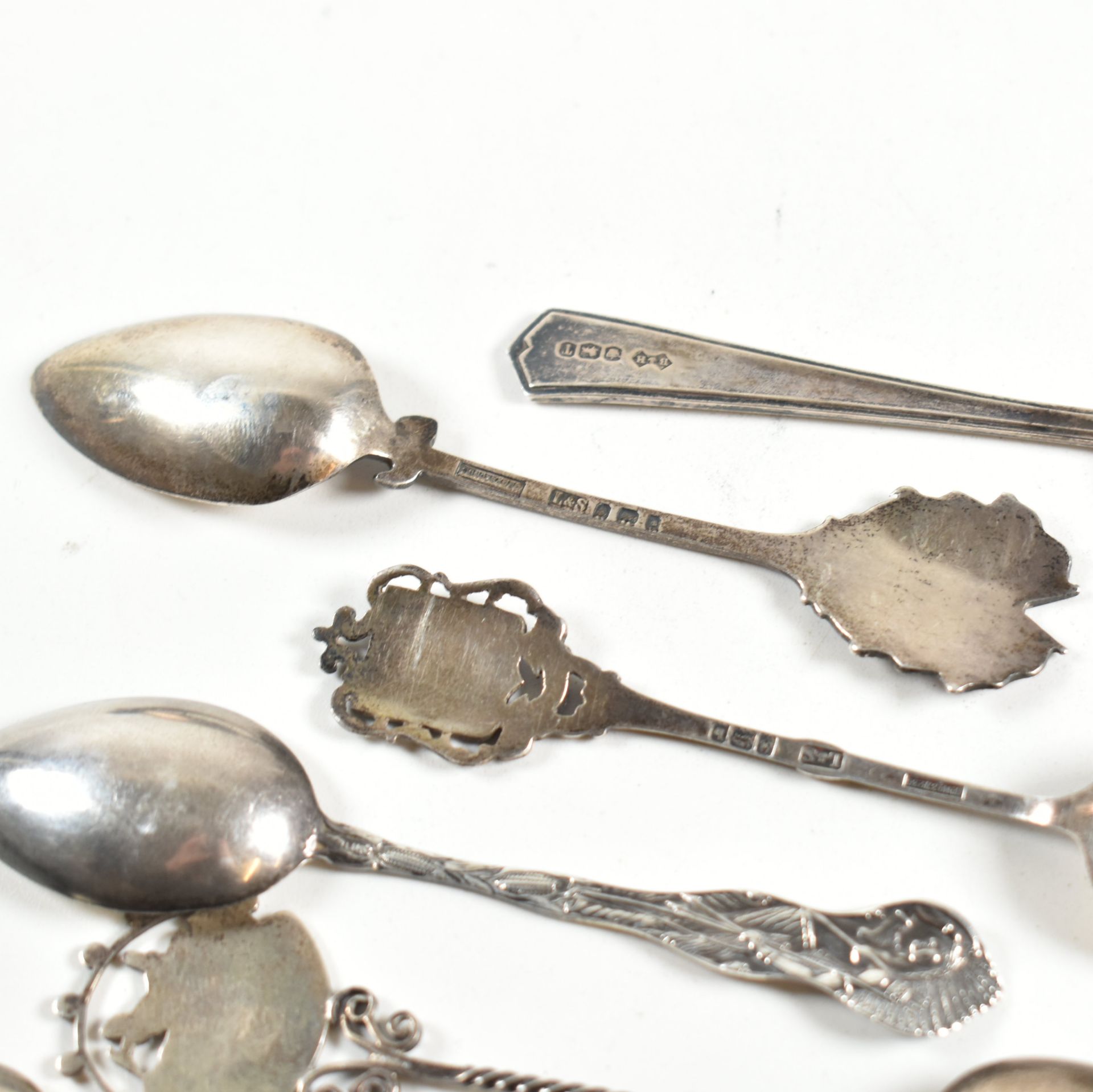 EDWARD VII HALLMARKED SILVER FRAME AF & OTHER TEA SPOONS - Bild 8 aus 10