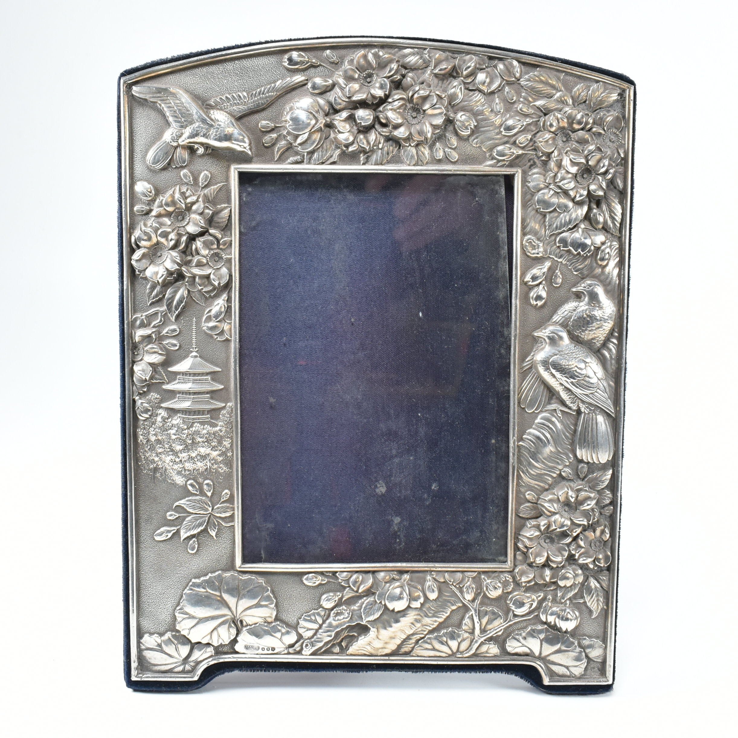 LATE 20TH CENTURY BRITANNIA SILVER MOUNTED PICTURE FRAME