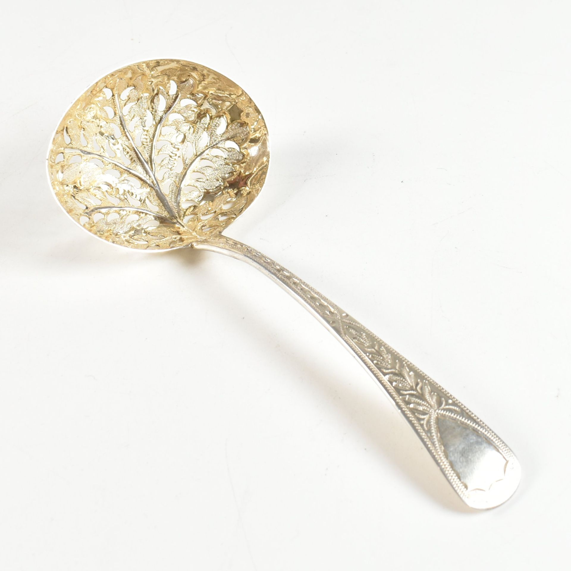 CASED GEORGE II HALLMARKED SILVER SUGAR SIFTER SPOON - Image 5 of 12