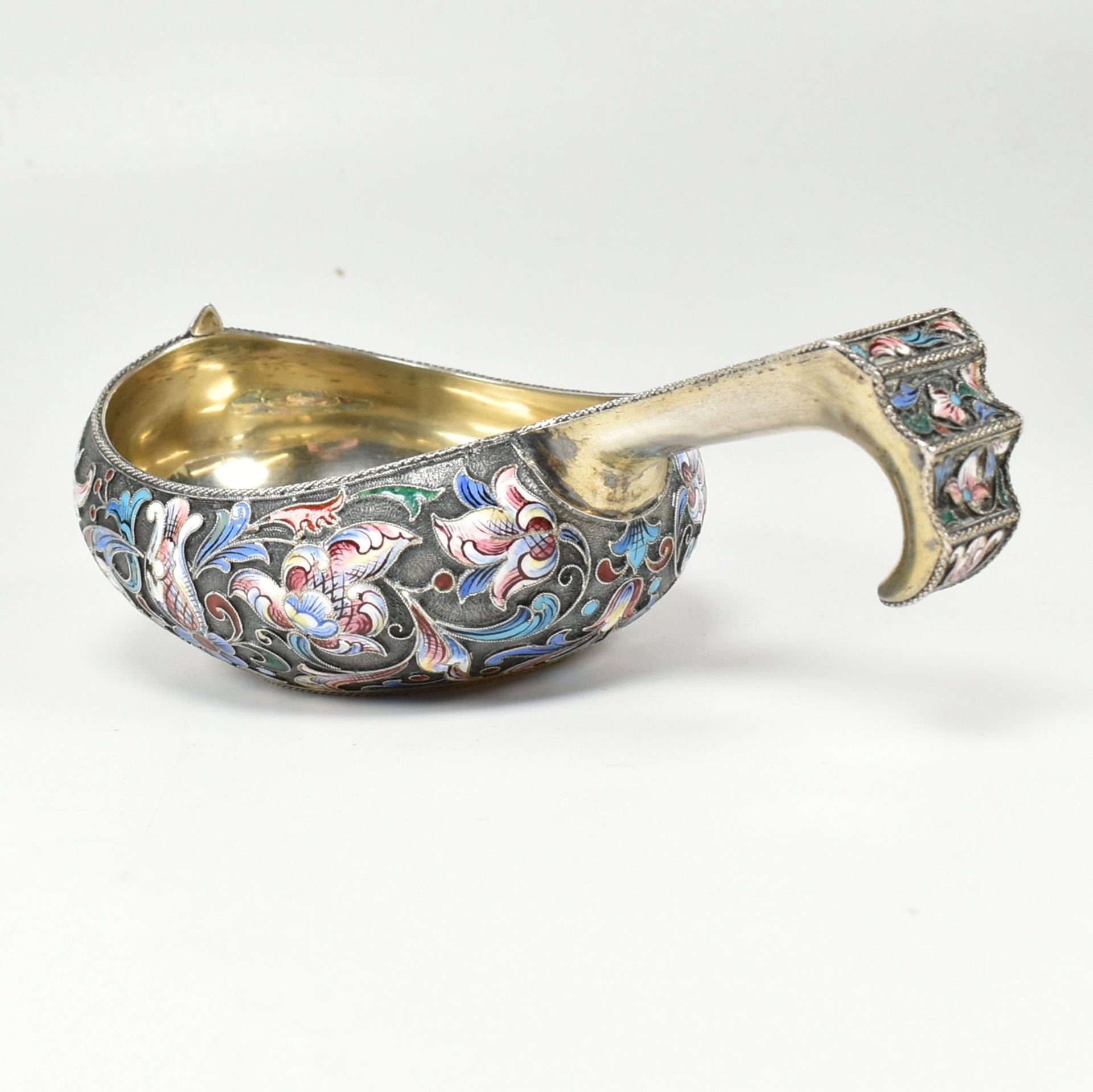 ANTIQUE RUSSIAN SILVER & CLOISONNE ENAMEL KOVSH - Image 7 of 14