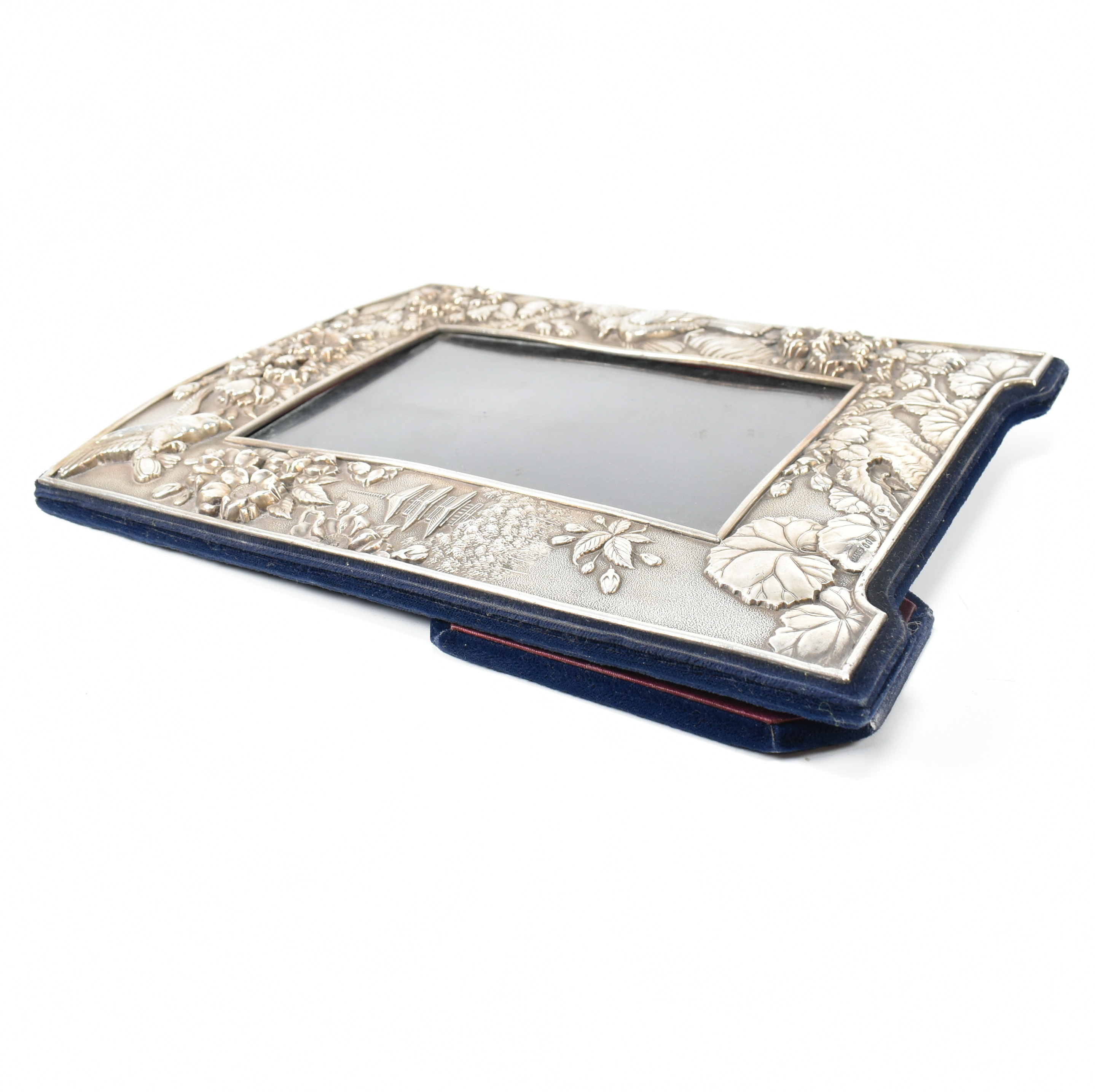 LATE 20TH CENTURY BRITANNIA SILVER MOUNTED PICTURE FRAME - Image 4 of 10