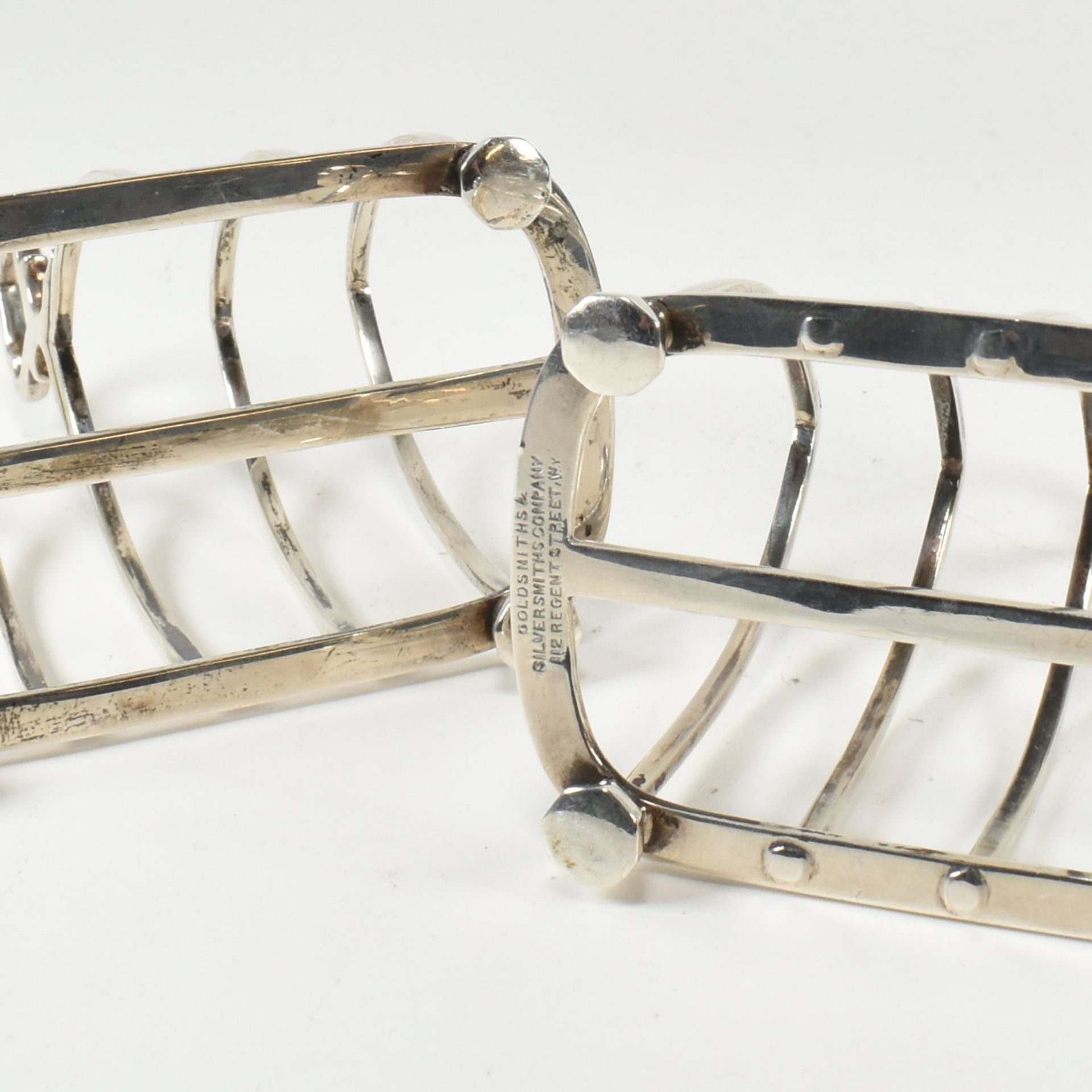 GEORGE V MATCHED PAIR OF HALLMARKED SILVER TOAST RACKS - Image 8 of 8