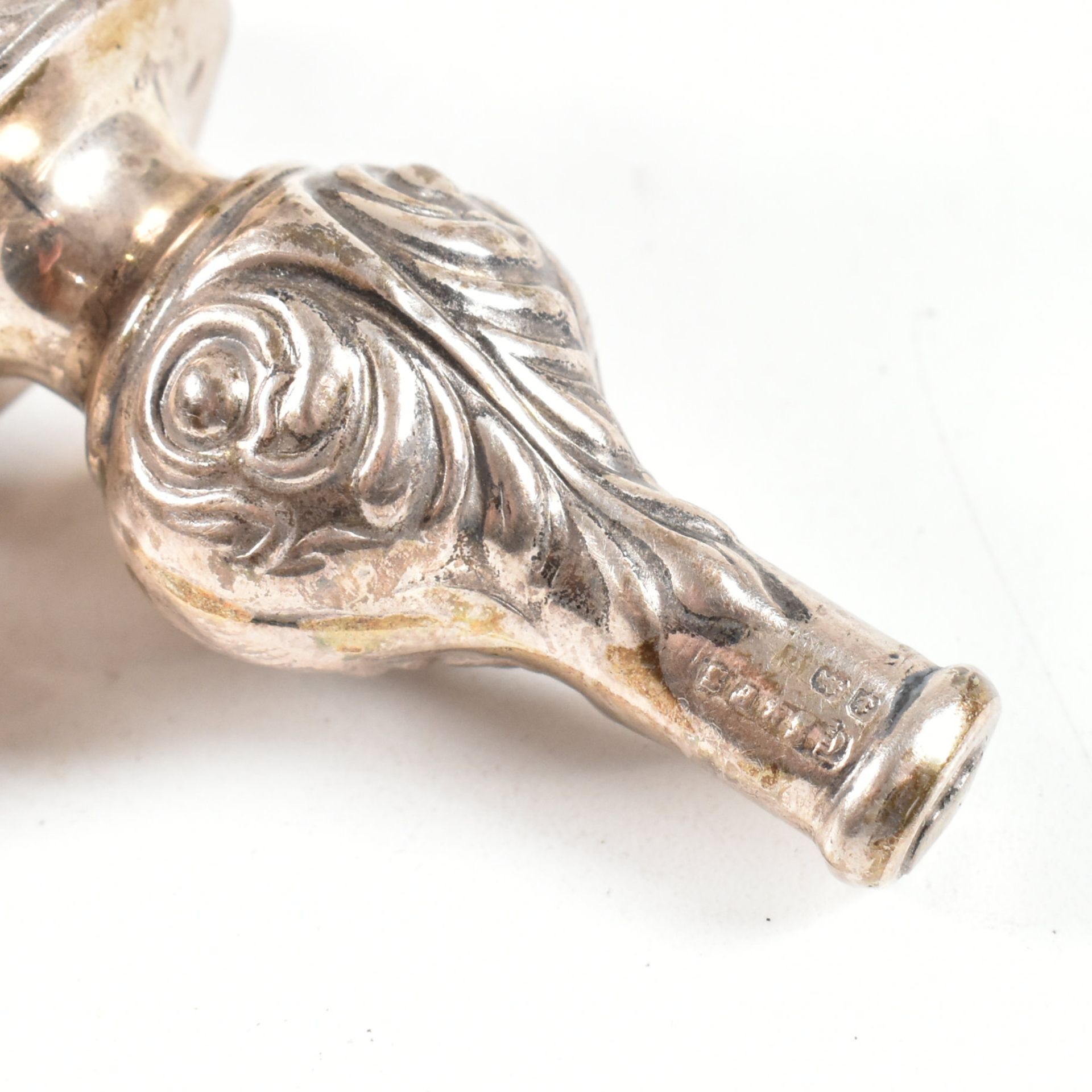 GEORGE V HALLMARKED SILVER BABYS COMBINATION RATTLE WHISTLE - Image 5 of 6