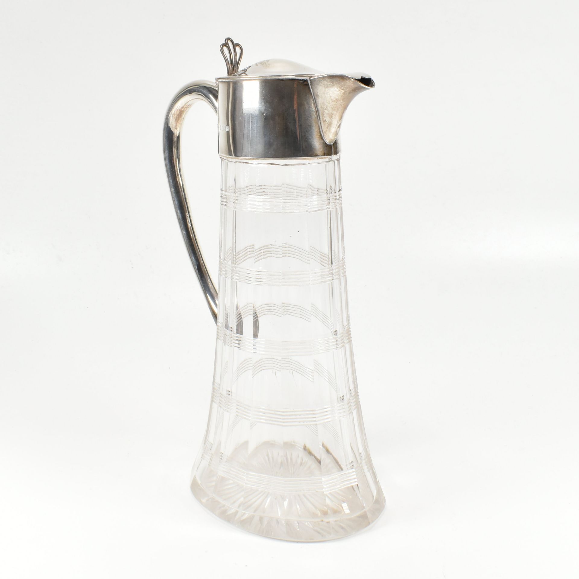 EDWARDIAN HALLMARKED SILVER MOUNTED CUT GLASS CLARET JUG - Image 3 of 7
