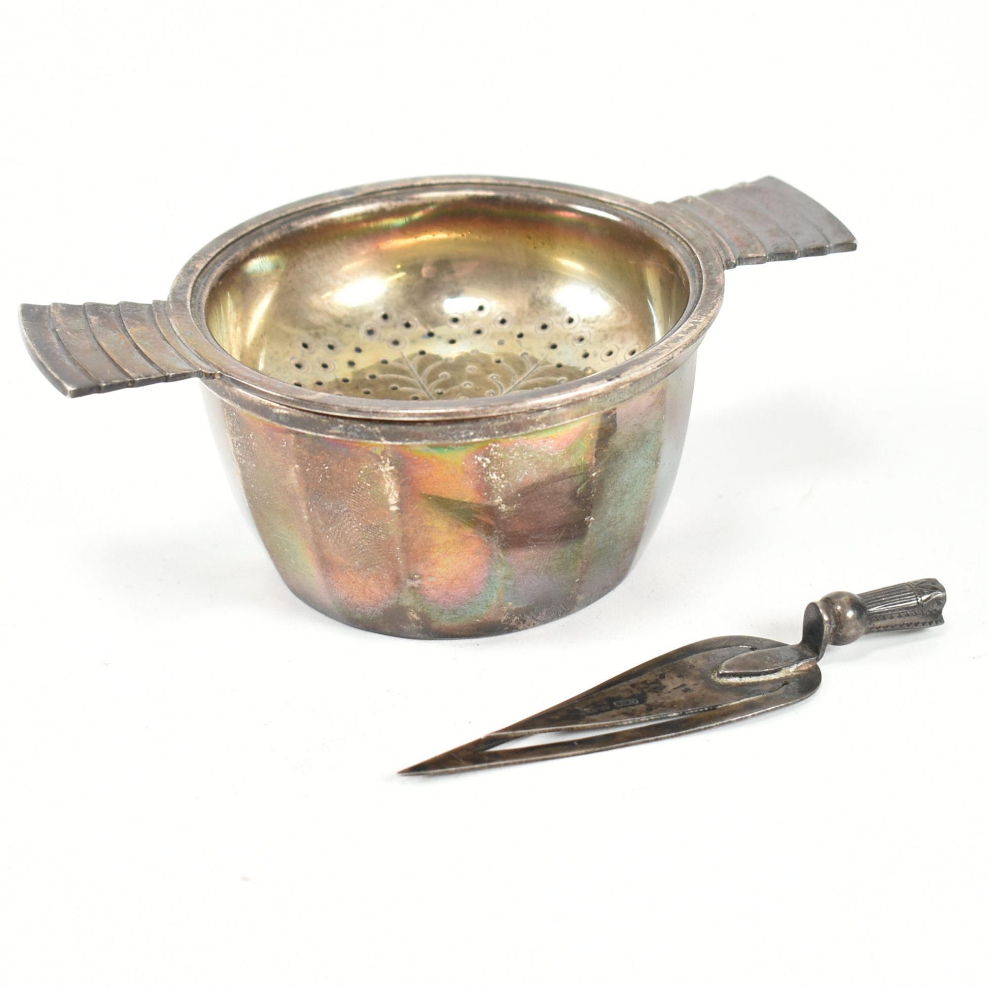 GEORGE V HALLMARKED SILVER TEA STRAINER & SILVER BOOKMARK AF - Image 2 of 5