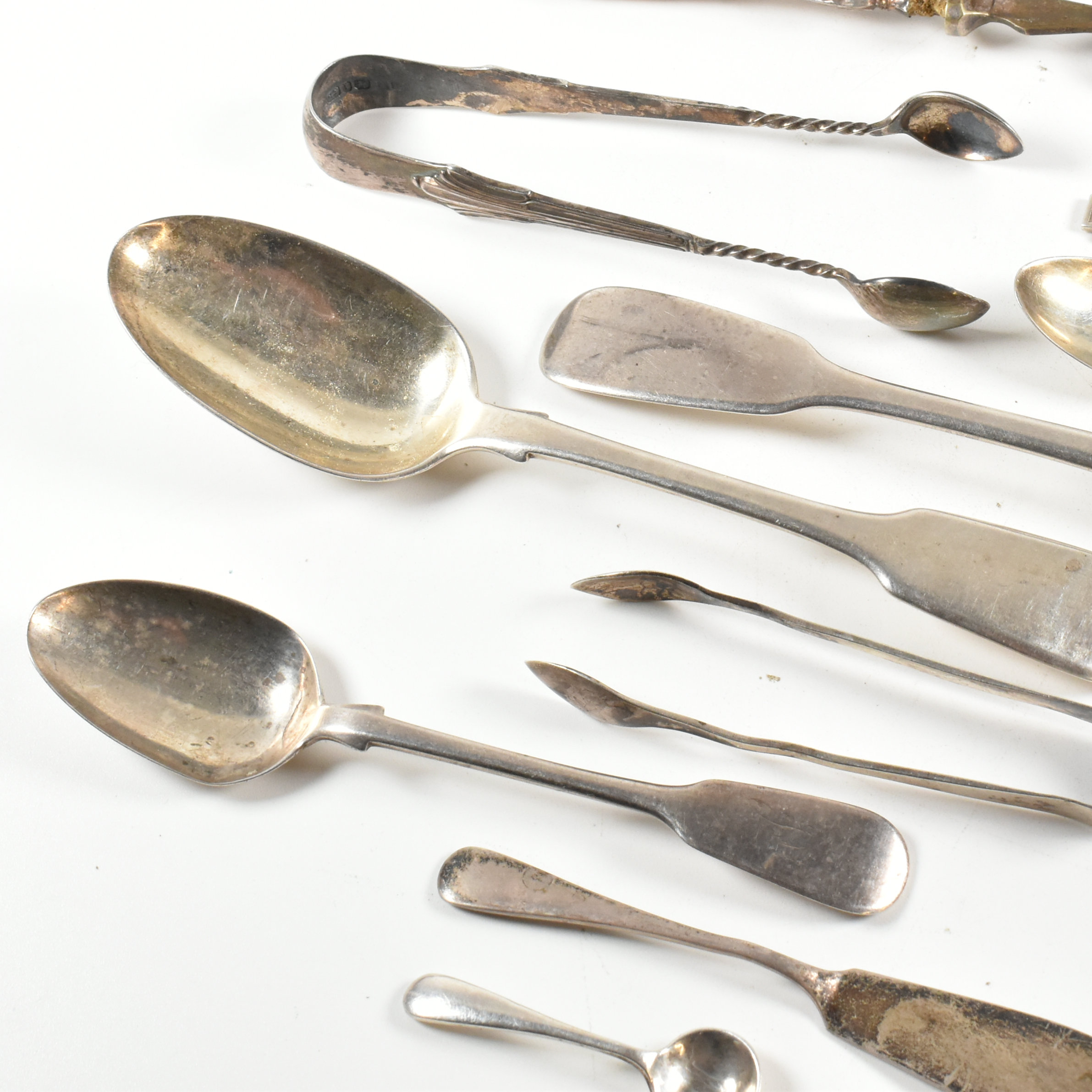 VICTORIAN & LATER HALLMARKED SILVER FLATWARE ITEMS - Image 5 of 9
