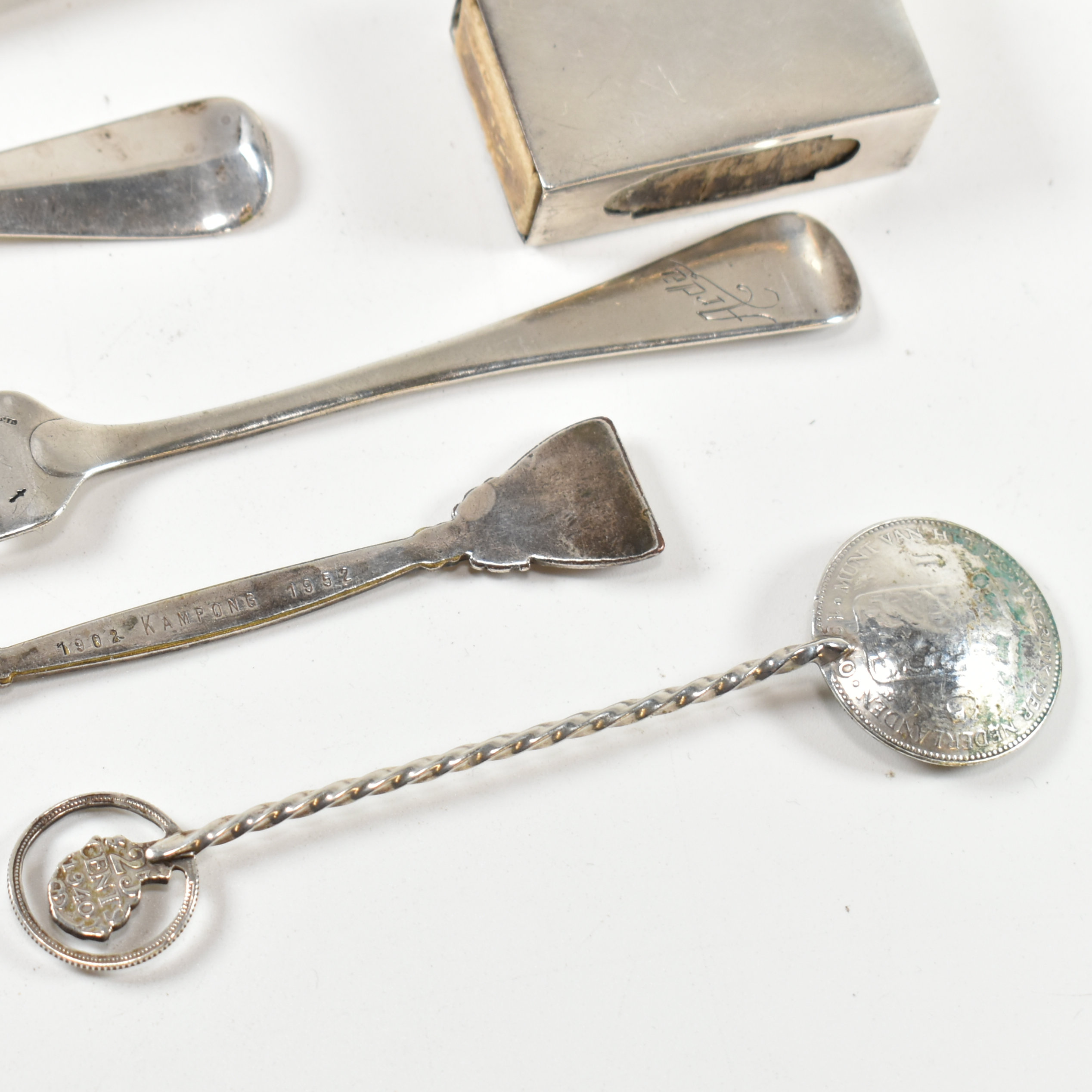 COLLECTION OF DUTCH 835 SILVER & WHITE METAL FLATWARE - Image 9 of 11