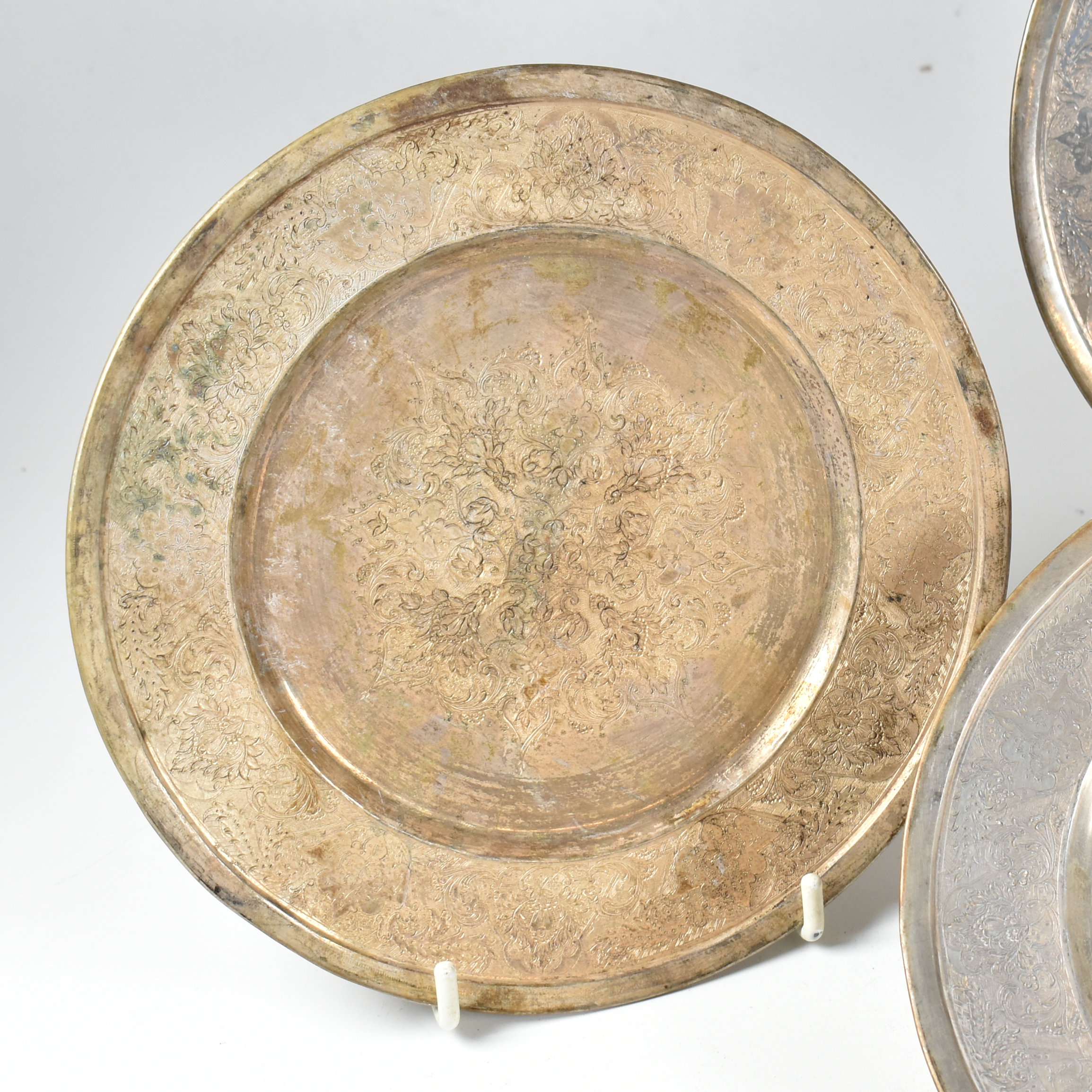 SET OF SIX PERSIAN SILVER SIDE PLATES - Image 5 of 15