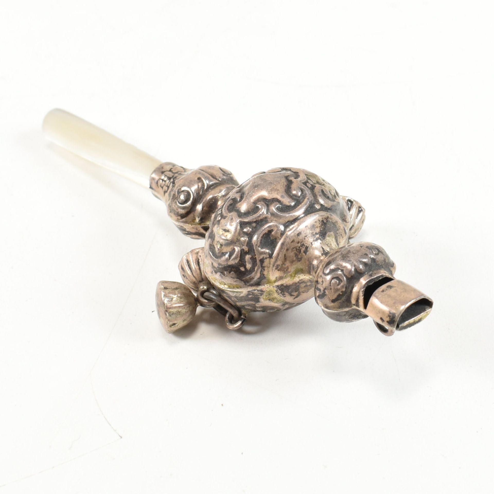 EDWARDIAN HALLMARKED SILVER & MOP BABYS RATTLE WHISTLE - Image 4 of 6