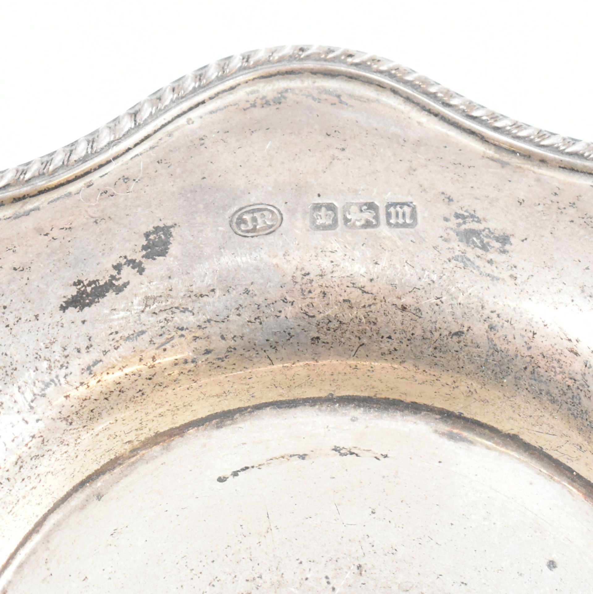 COLLECTION OF VICTORIAN & LATER HALLMARKED SILVER ITEMS - Image 6 of 6