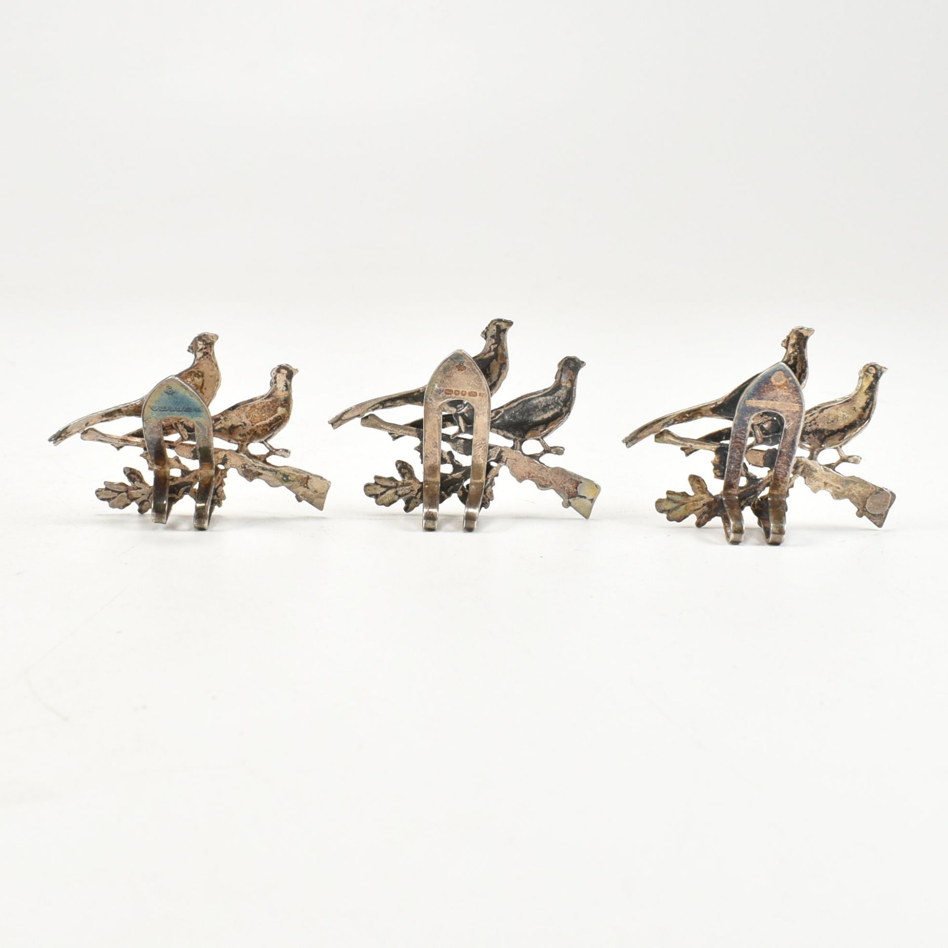 SET OF 6 1980S HALLMARKED SILVER MENU HOLDERS HUNTING INTEREST - Image 4 of 7