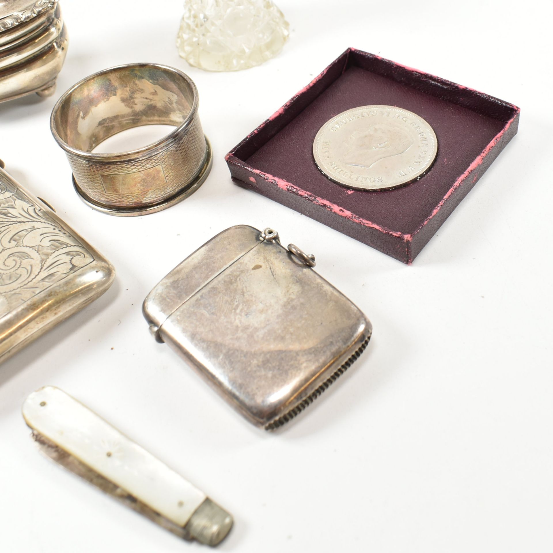 COLLECTION OF 20TH CENTURY HALLMARKED SILVER ITEMS - Image 5 of 11
