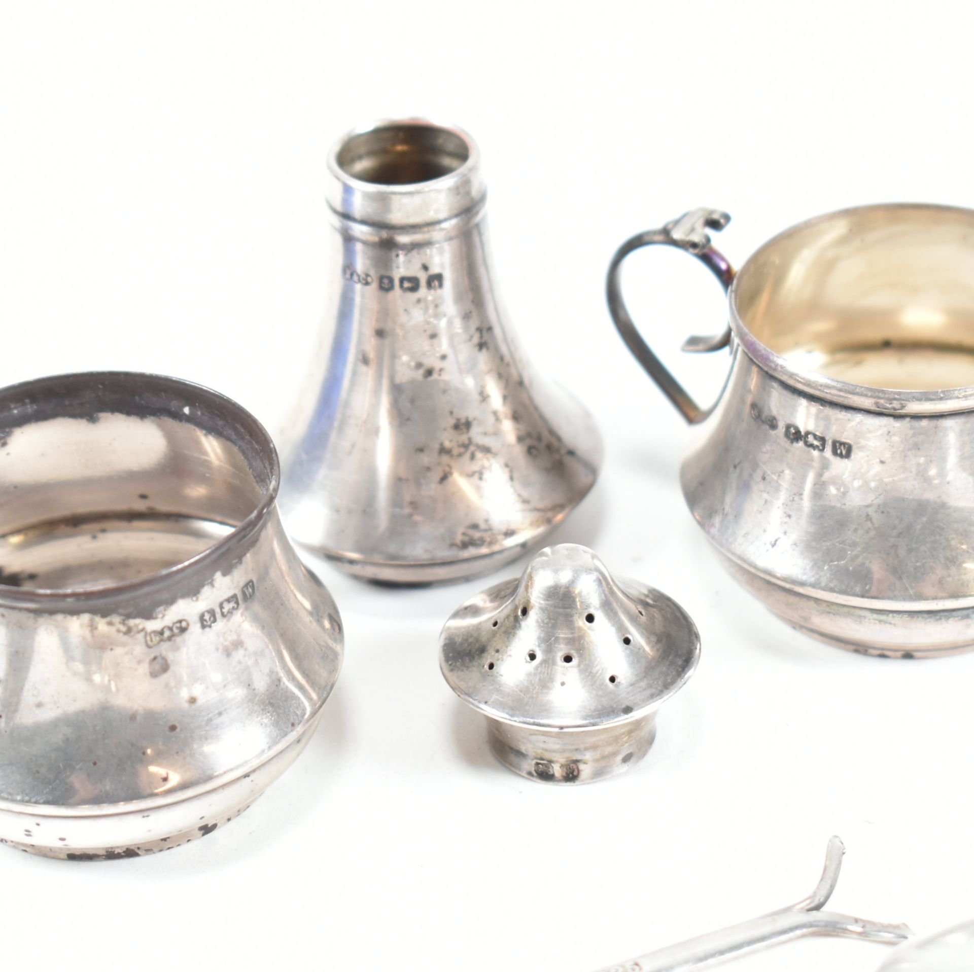COLLECTION OF EARLY 20TH CENTURY HALLMARKED SILVER ITEMS - Image 6 of 6