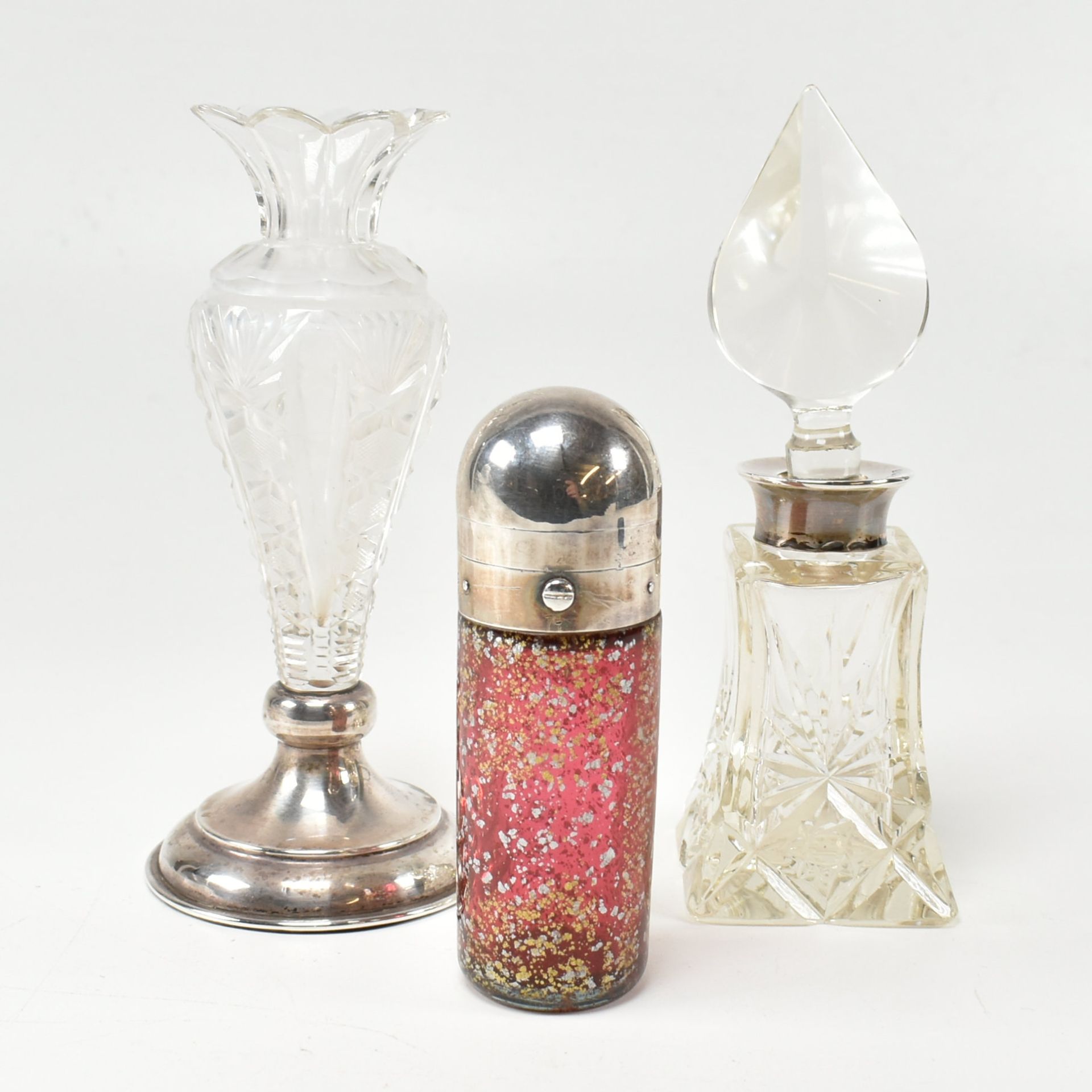 EARLY 20TH CENTURY HALLMARKED SILVER & CUT GLASS BOTTLES & VASE