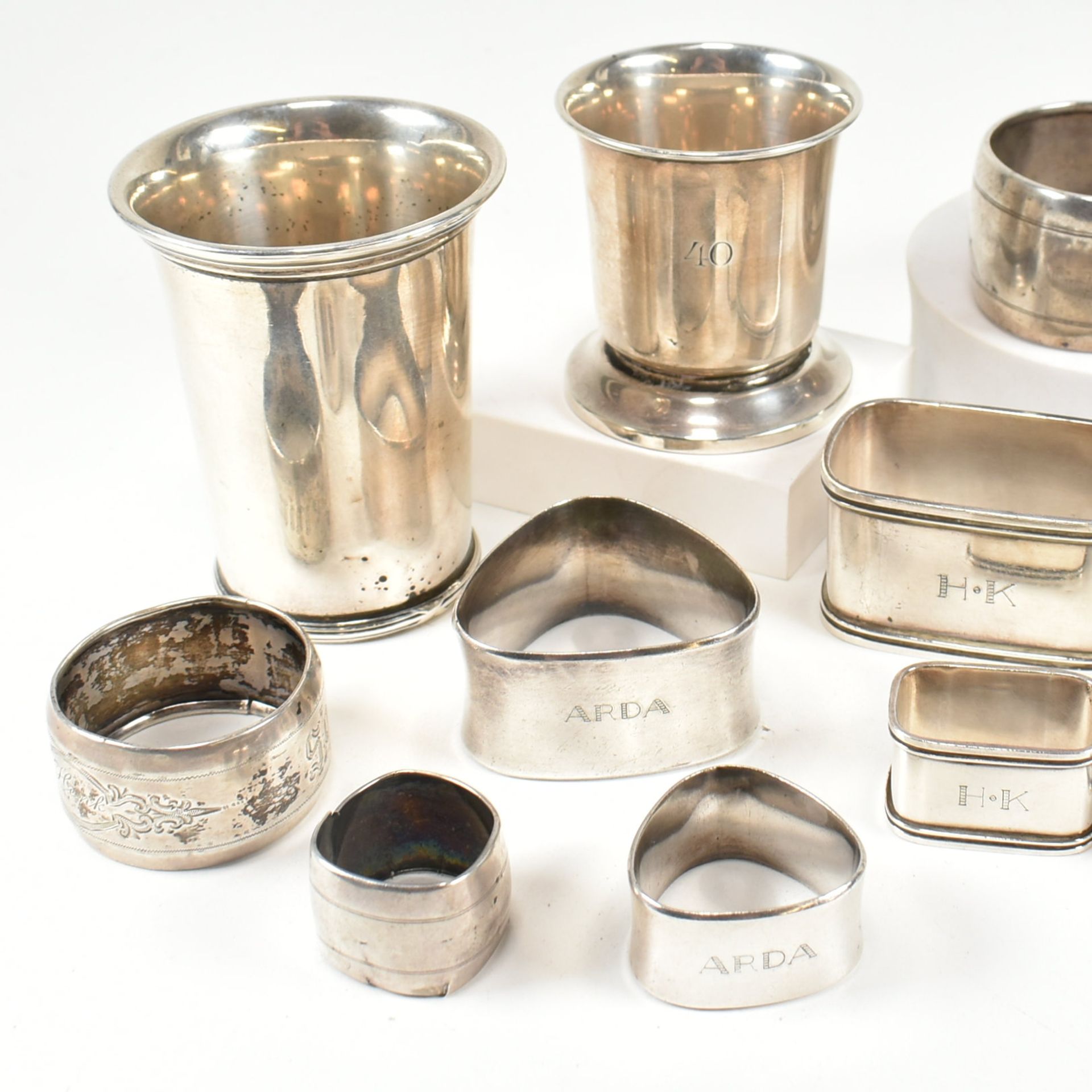 EARLY 20TH CENTURY DUTCH 835 SILVER BEAKERS & OTHER NAPKIN RINGS - Bild 2 aus 11
