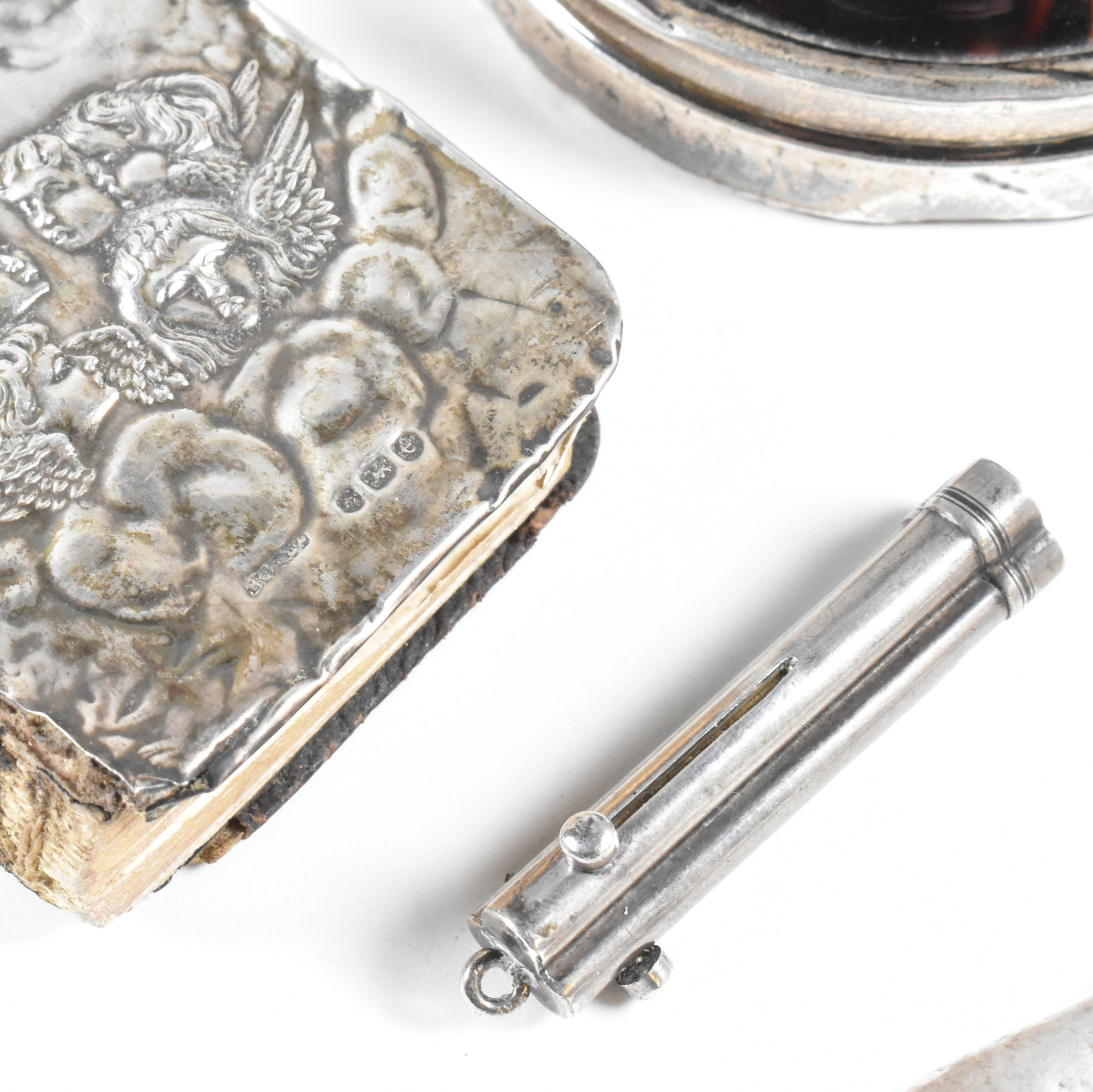 GEORGE V & LATER HALLMARKED SILVER & WHITE METAL MINIATURE ITEMS - Image 3 of 8