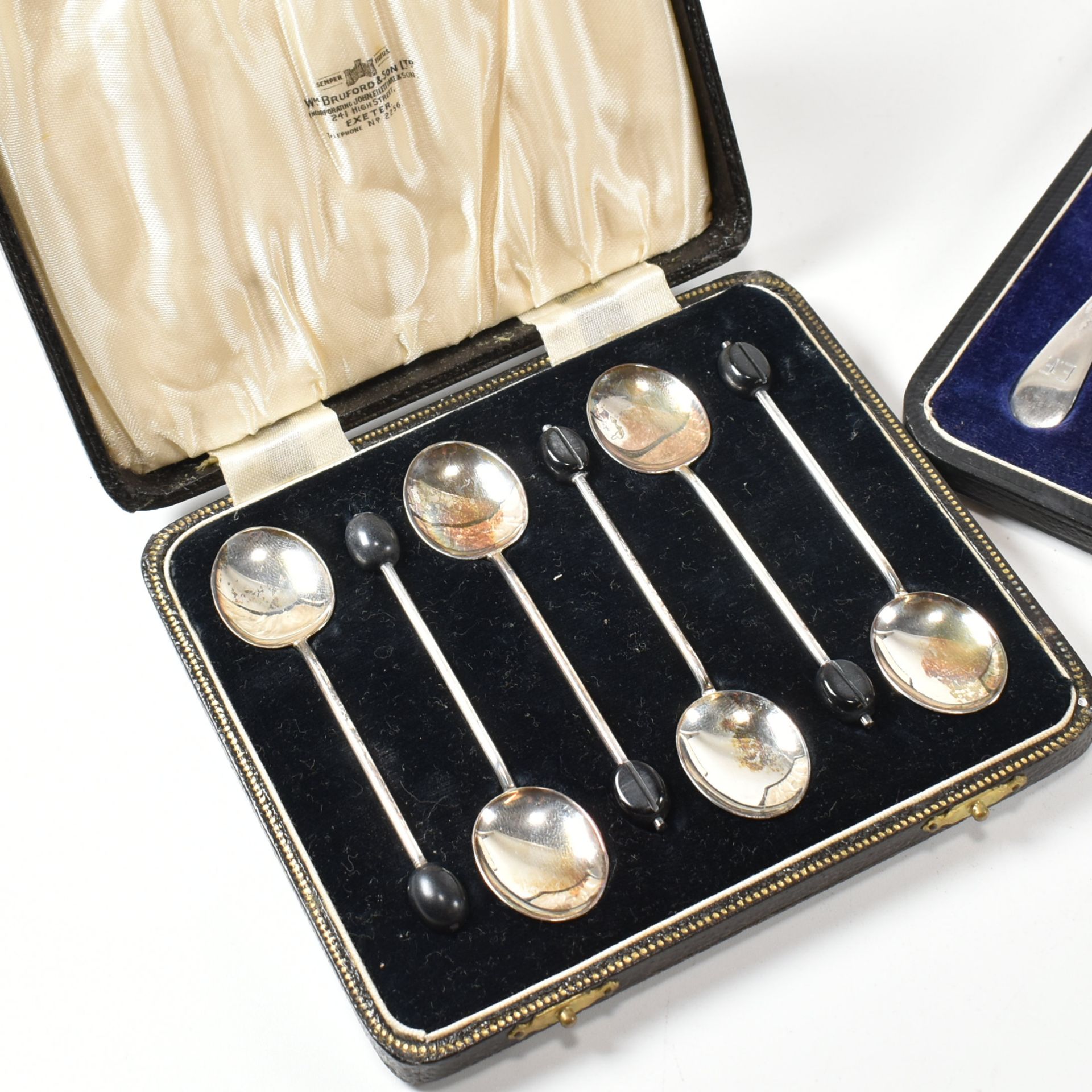 TWO CASED SETS OF GEORGE V HALLMARKED SILVER SPOONS - Image 2 of 10