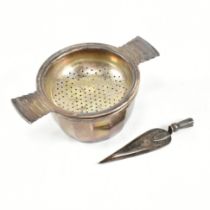 GEORGE V HALLMARKED SILVER TEA STRAINER & SILVER BOOKMARK AF