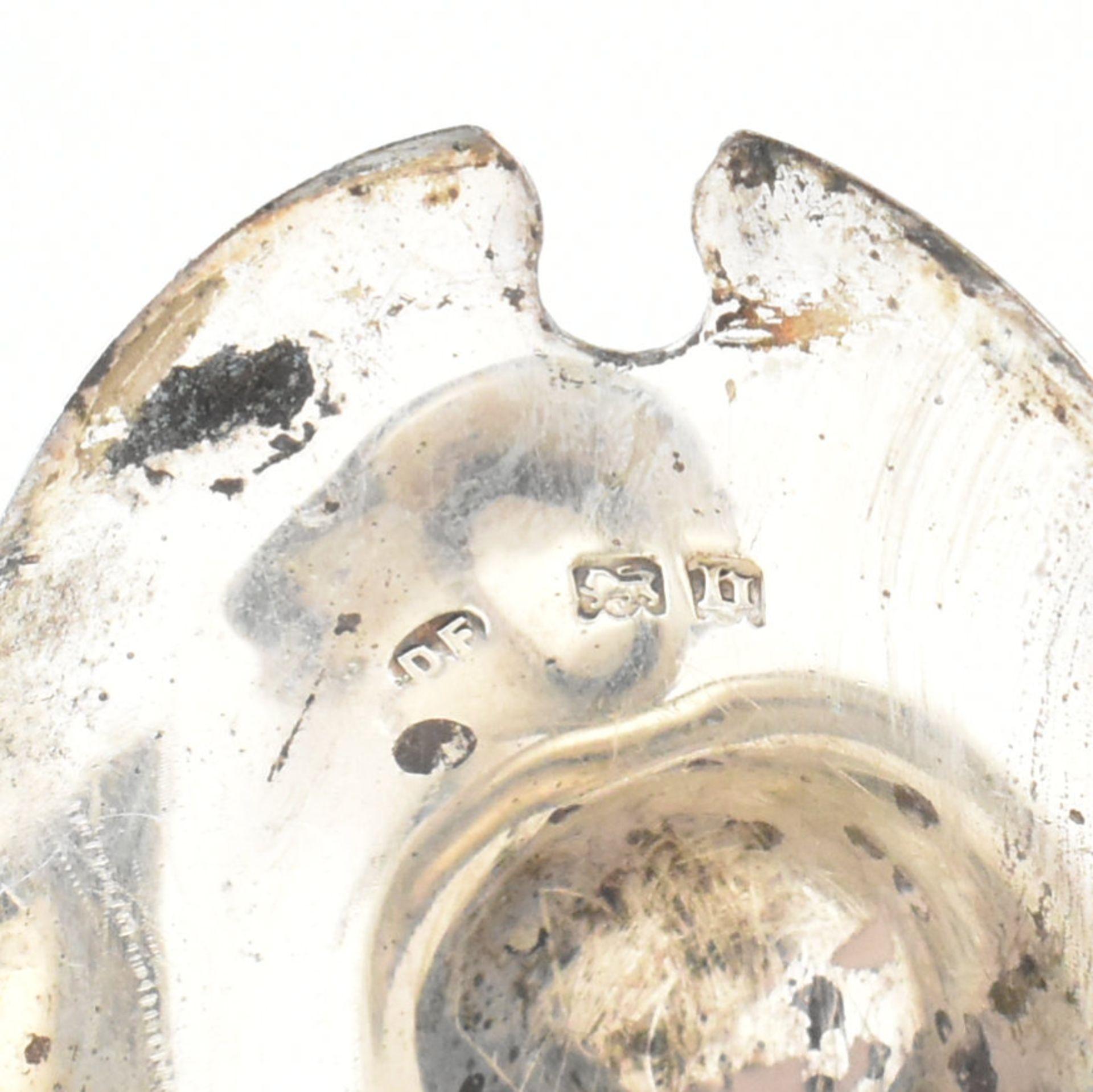 GEORGE V HALLMARKED SILVER CRUETS & LATER SAUCE BOAT - Image 5 of 7