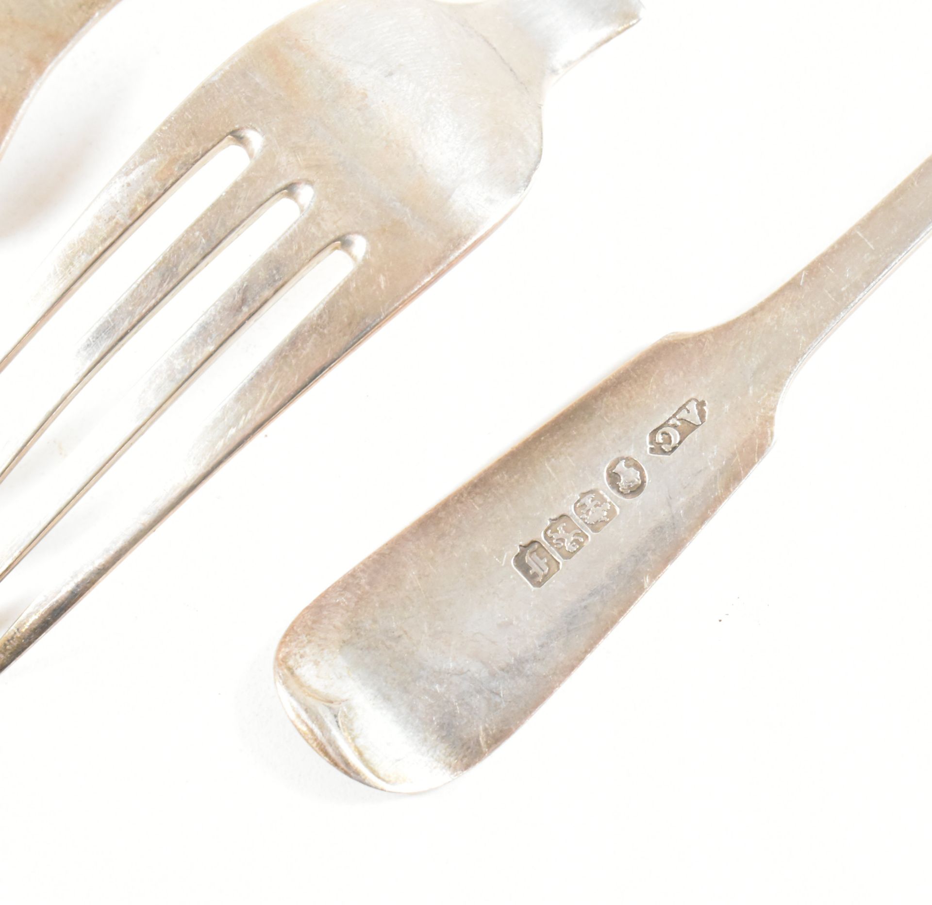 WILLIAM IV & LATER HALLMARKED SILVER FLATWARE - Image 5 of 7