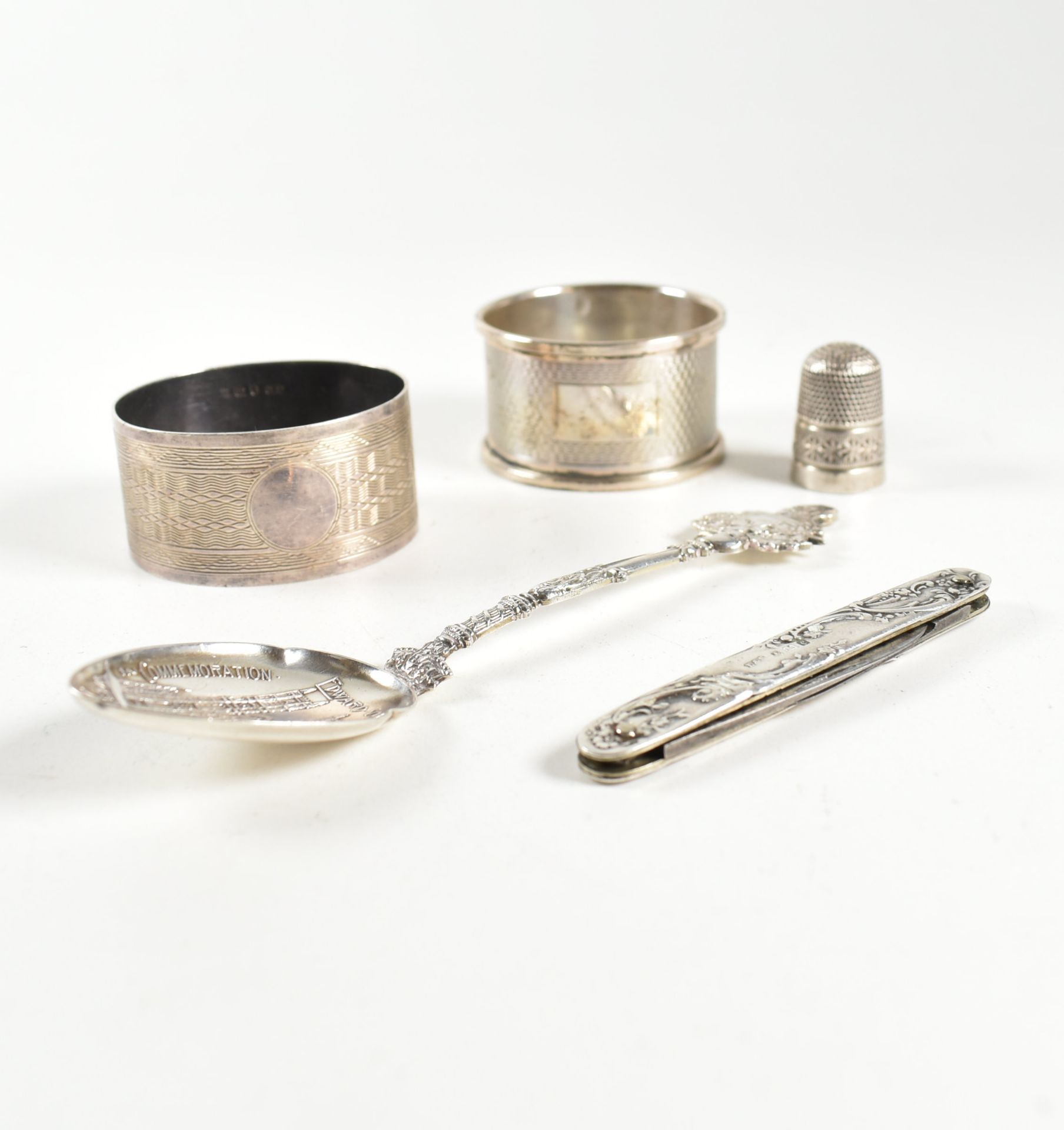 COLLECTION OF EARLY 20TH CENTURY HALLMARKED SILVER ITEMS - Image 2 of 5