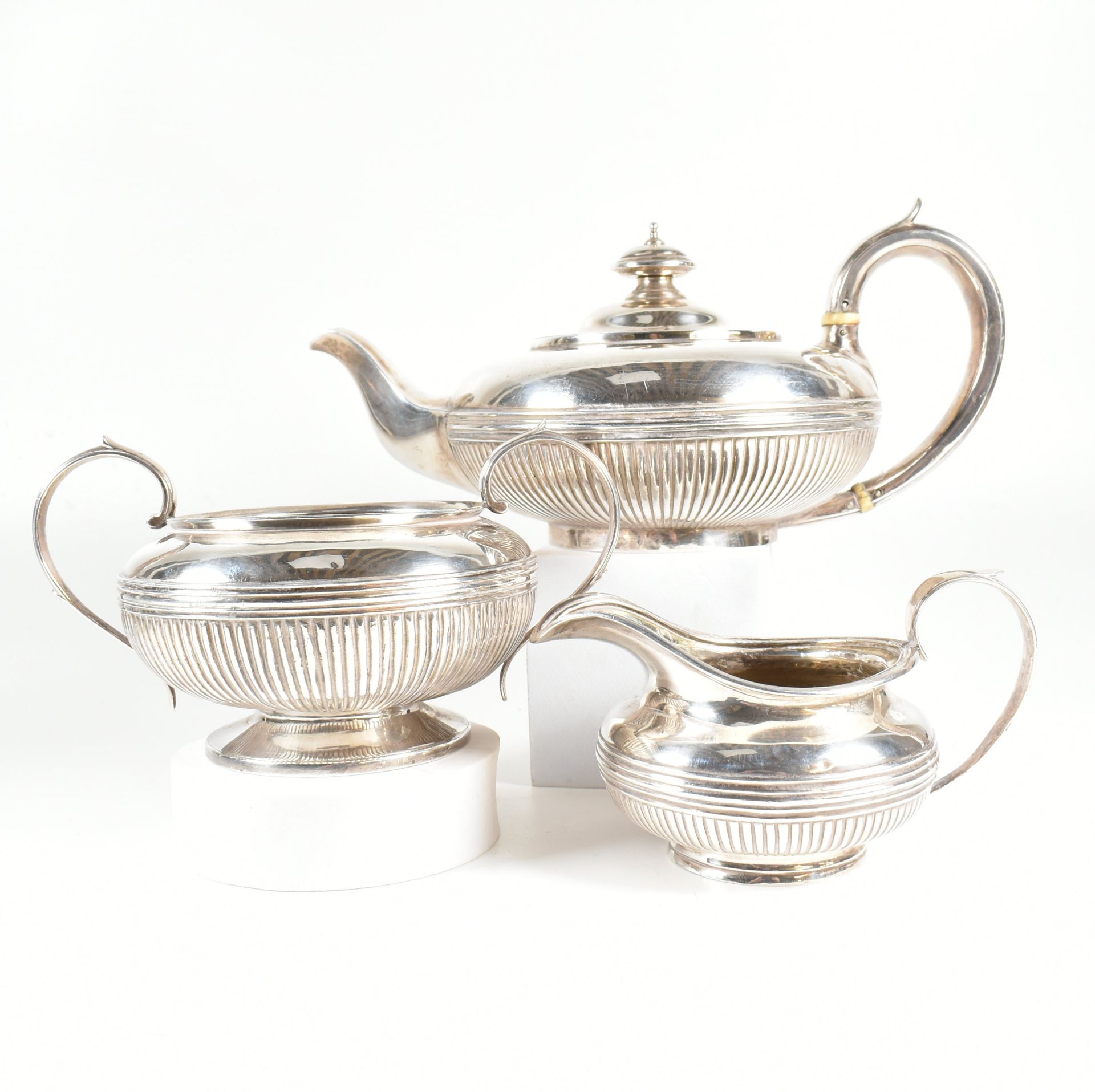 GEORGE IV HALLMARKED SILVER 3 PIECE TEA SERVICE - Image 2 of 9