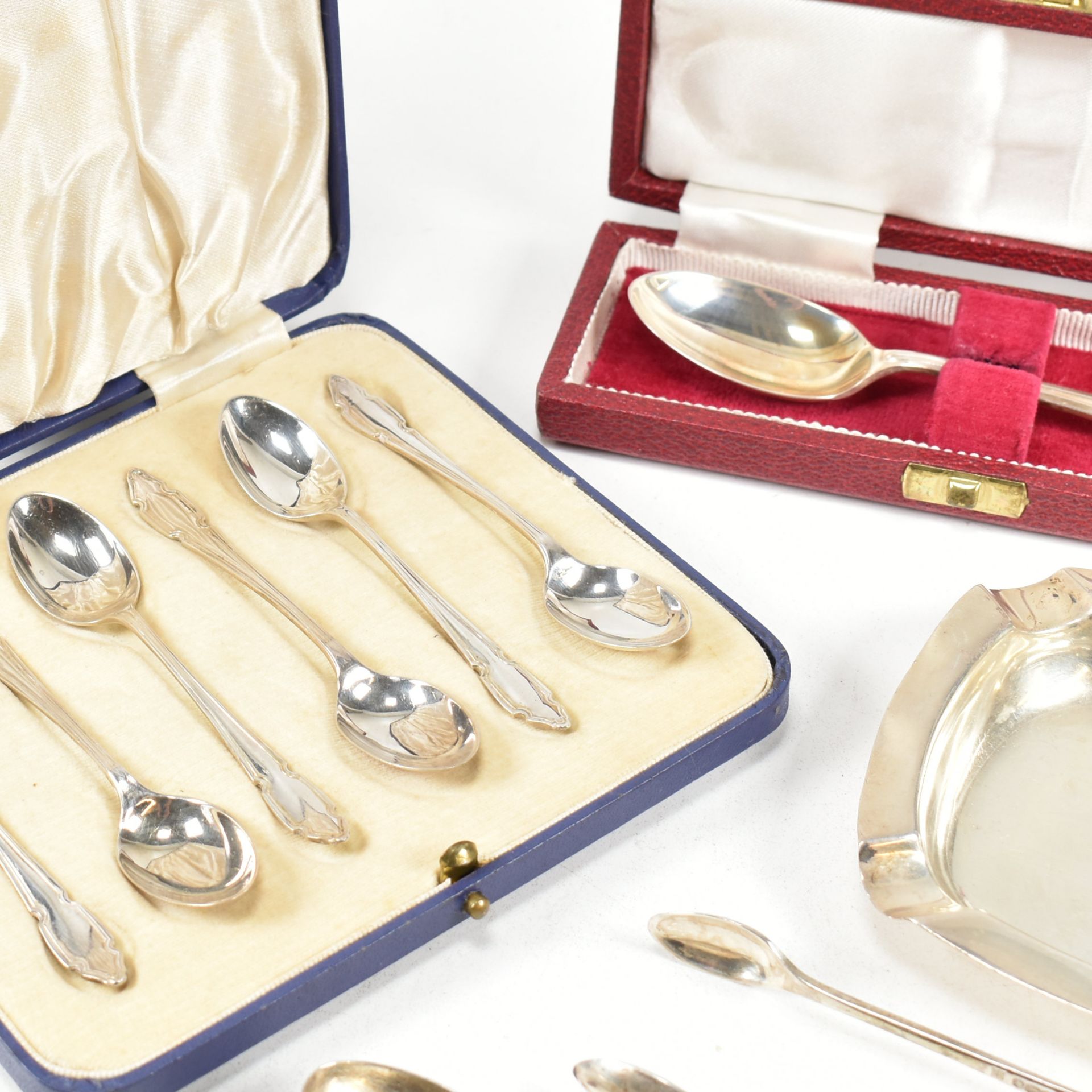 EARLY 20TH CENTURY HALLMARKED SILVER FLATWARE ITEMS - Image 2 of 11