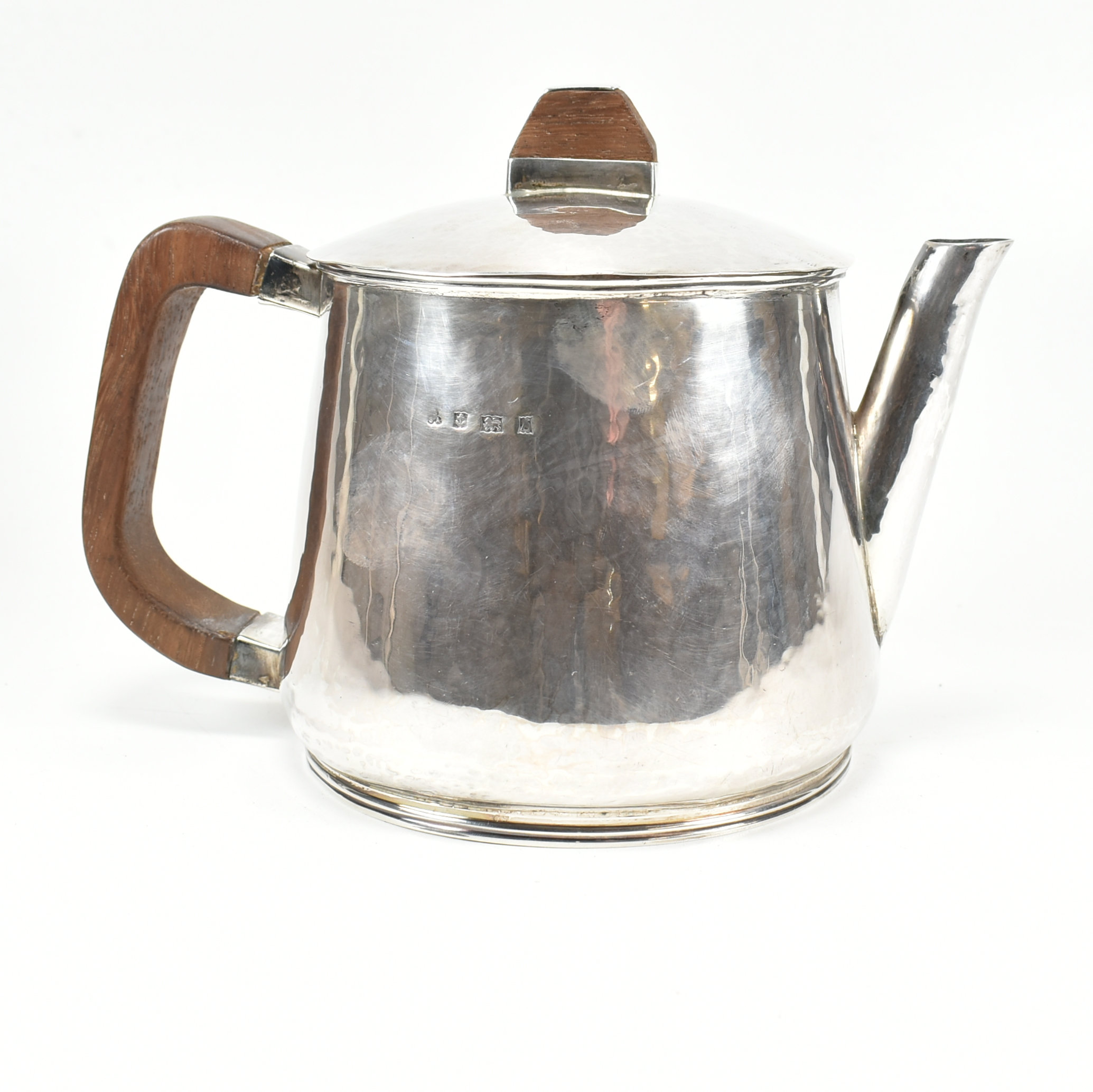 1960S ARTS & CRAFTS STYLE HALLMARKED SILVER TEAPOT - Image 3 of 7
