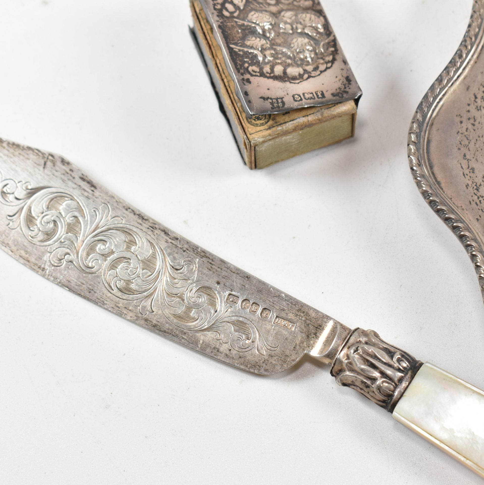 COLLECTION OF VICTORIAN & LATER HALLMARKED SILVER ITEMS - Image 4 of 6