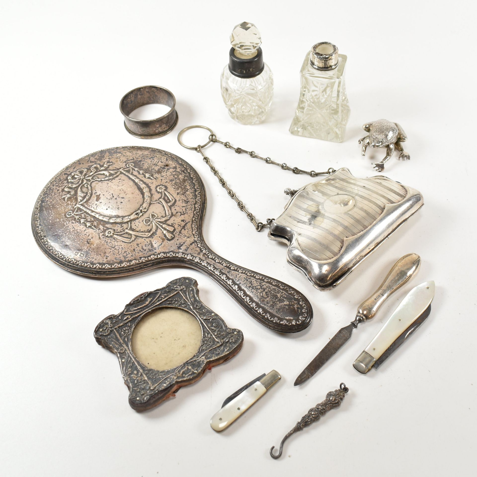 EARLY 20TH CENTURY HALLMARKED SILVER & WHITE METAL ITEMS