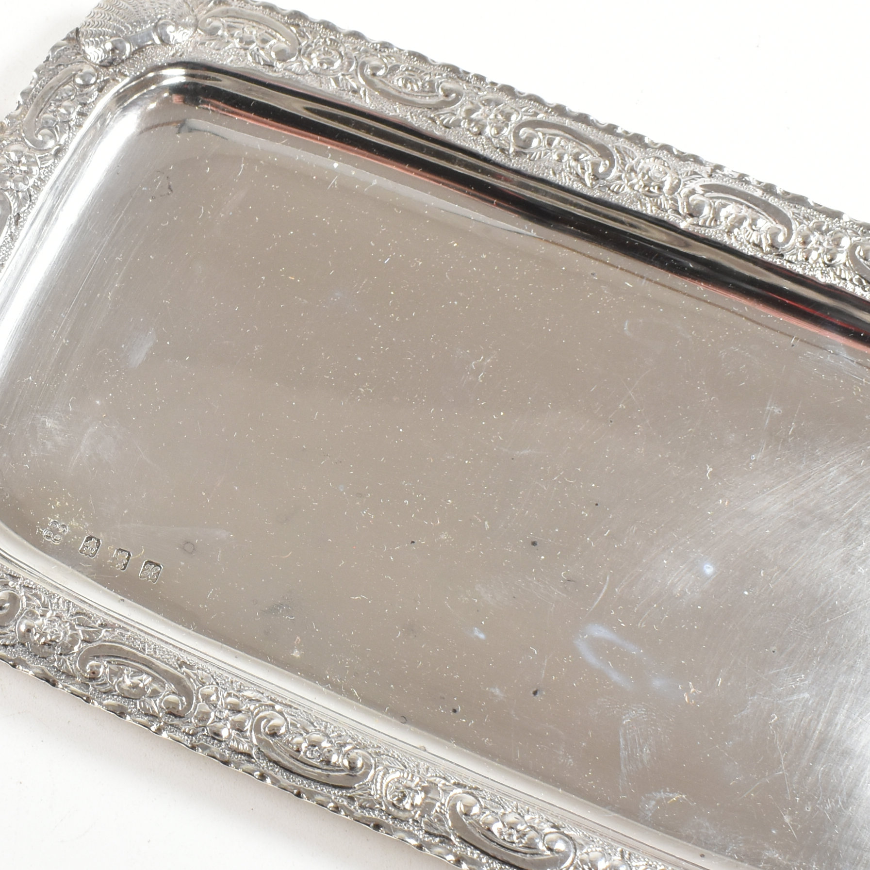 EDWARDIAN CASED SILVER MOUNTED TOT GLASS & TRAY SET - Image 14 of 15