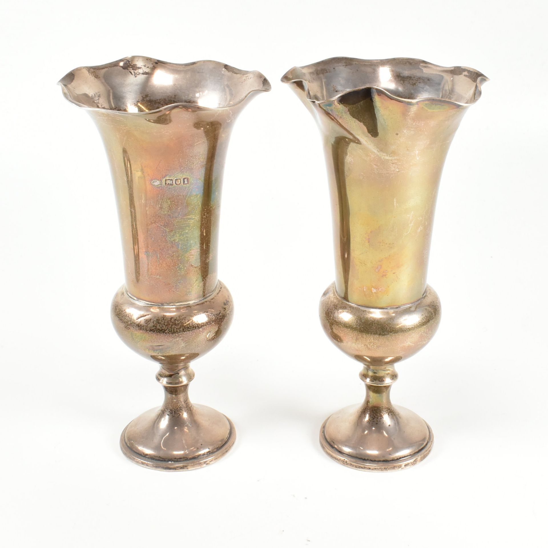 EDWARD VII & LATER HALLMARKED SILVER POSEY VASES - Image 4 of 12