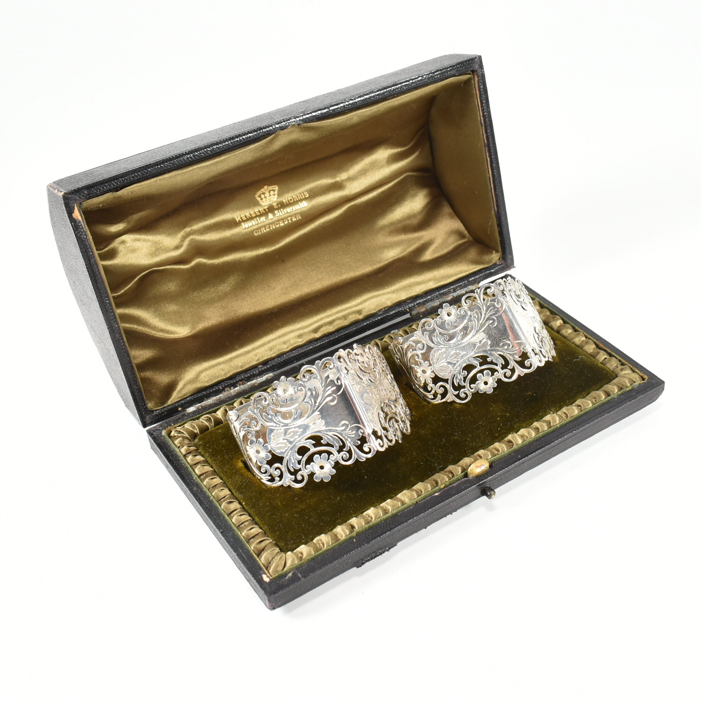 EDWARD VII CASED PAIR OF HALLMARKED SILVER NAPKIN RINGS - Image 3 of 9