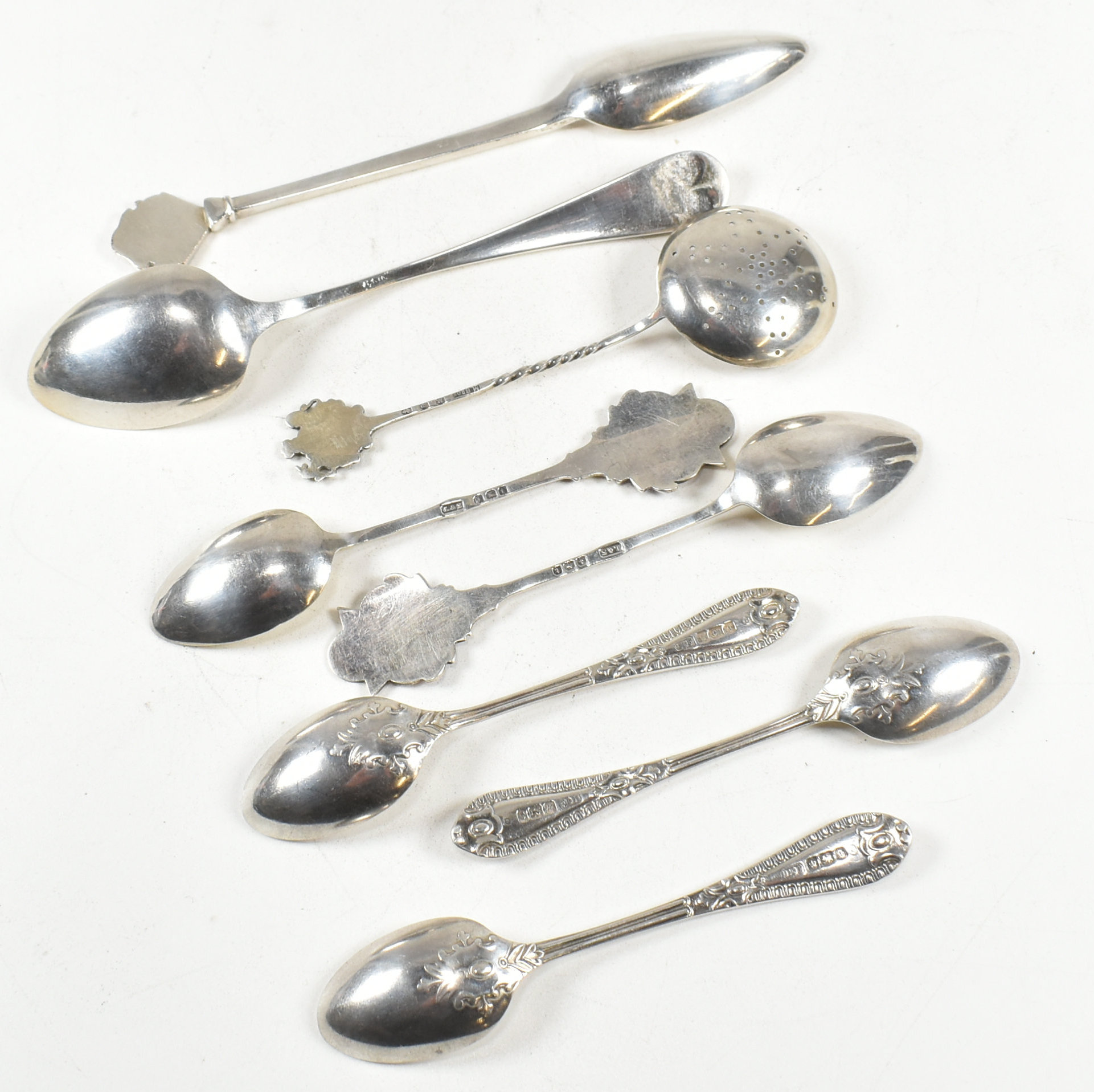 HALLMARKED SILVER STERLING & WHITE METAL SOUVENIR SPOONS - Image 7 of 10