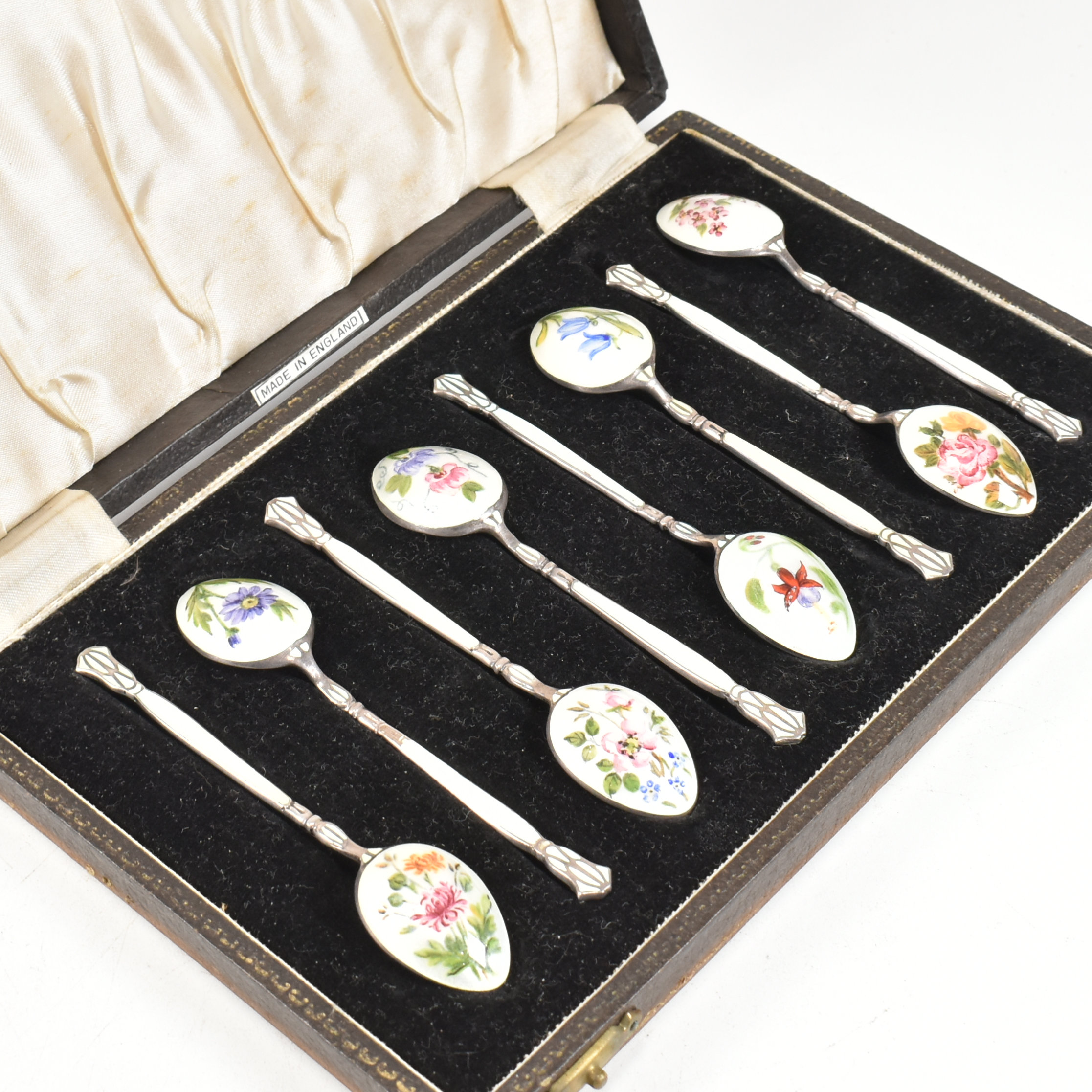 1950S CASED SET OF 8 HALLMARKED SILVER & ENAMEL TEA SPOONS - Image 4 of 11