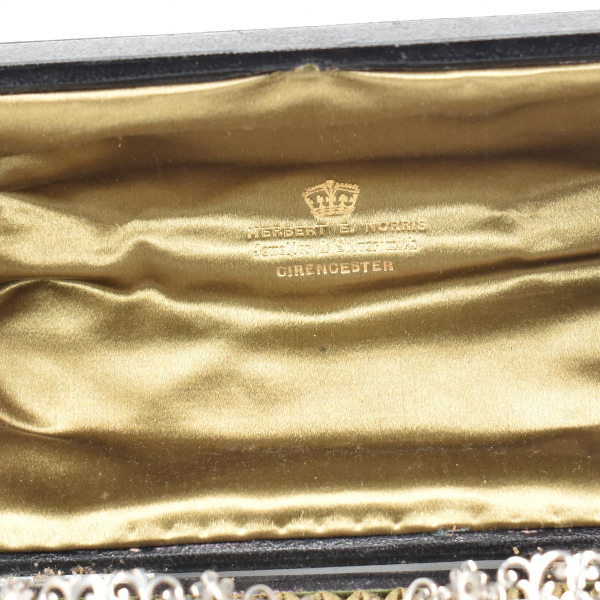 EDWARD VII CASED PAIR OF HALLMARKED SILVER NAPKIN RINGS - Image 4 of 9