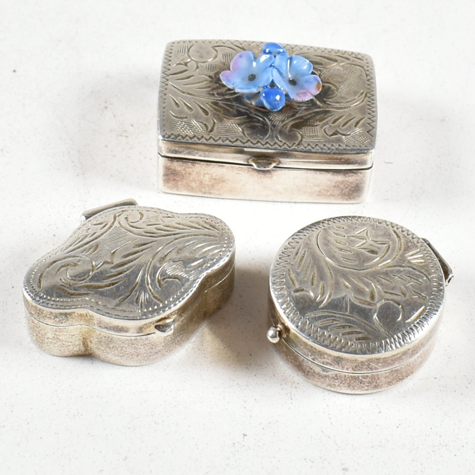 THREE CONTEMPORARY 925 & HALLMARKED SILVER PILL BOXES - Image 2 of 7