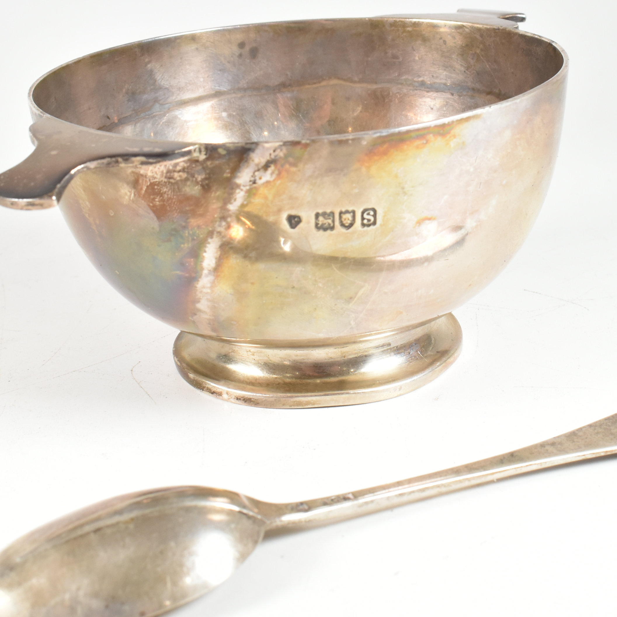 CASED GEORGE V HALLMARKED SILVER CHRISTENING SET & FORK - Image 7 of 11