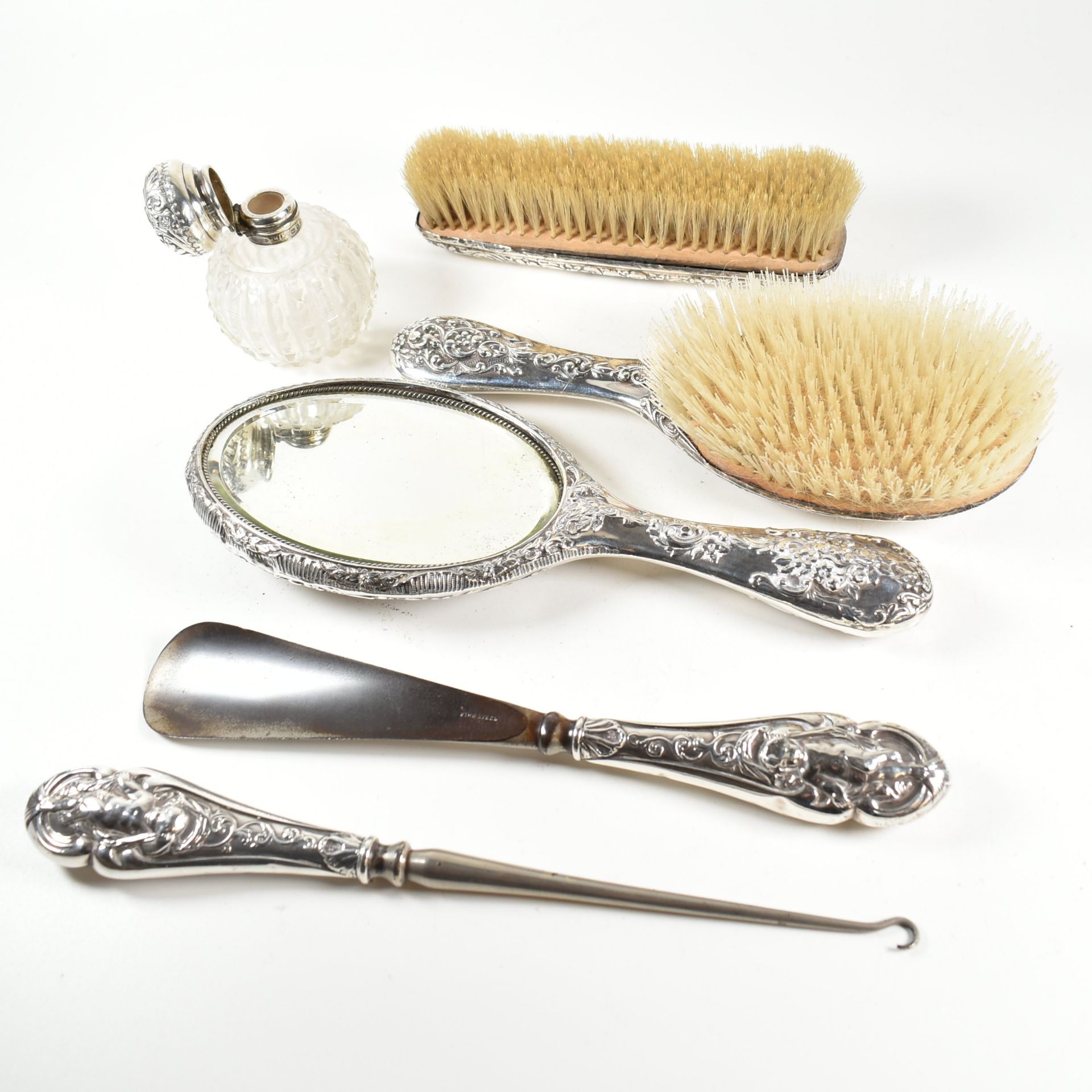 VICTORIAN & LATER HALLMARKED SILVER MOUNTED VANITY ITEMS - Image 5 of 5