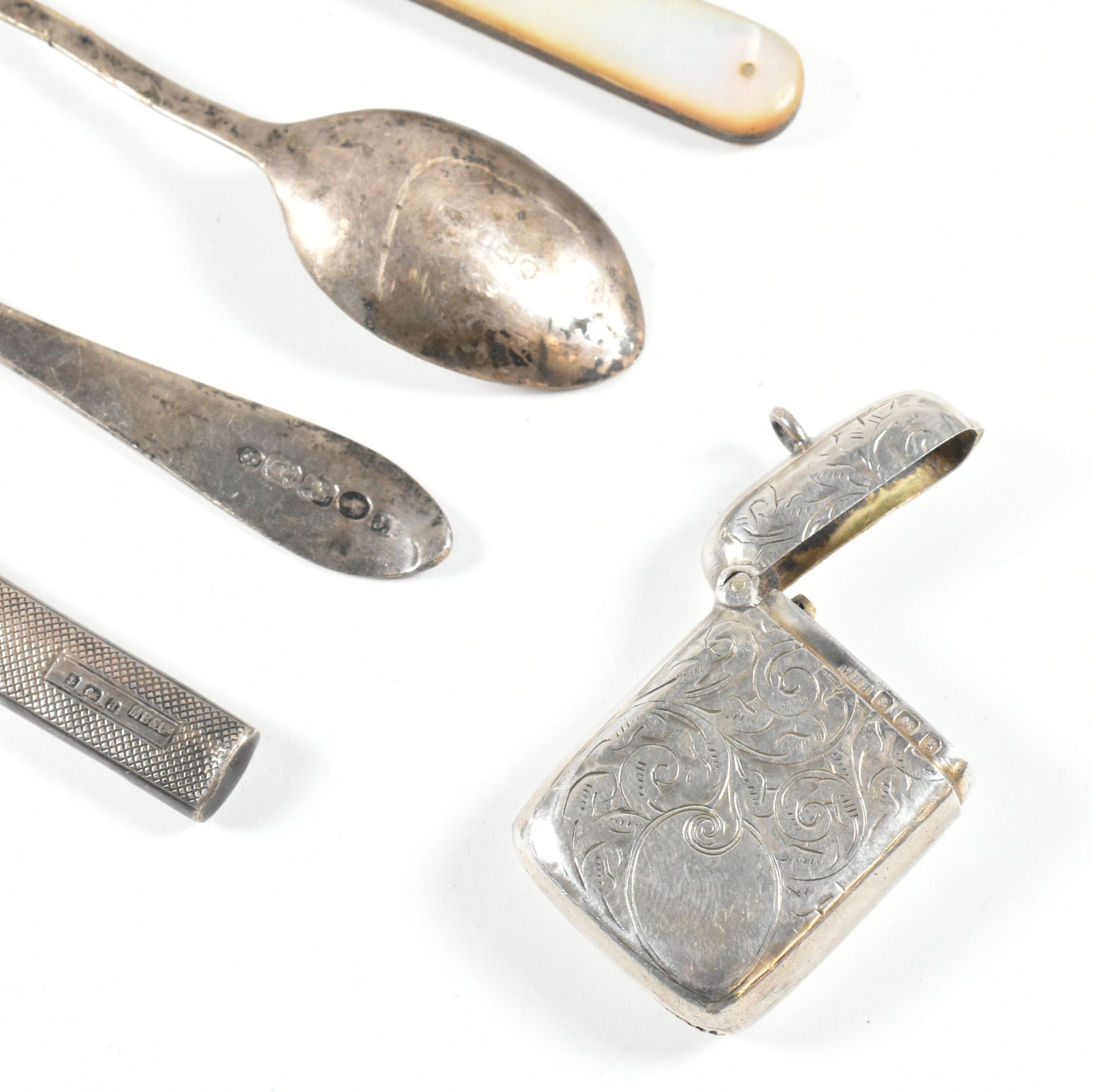 VICTORIAN & LATER HALLMARKED SILVER ITEMS - Image 4 of 9