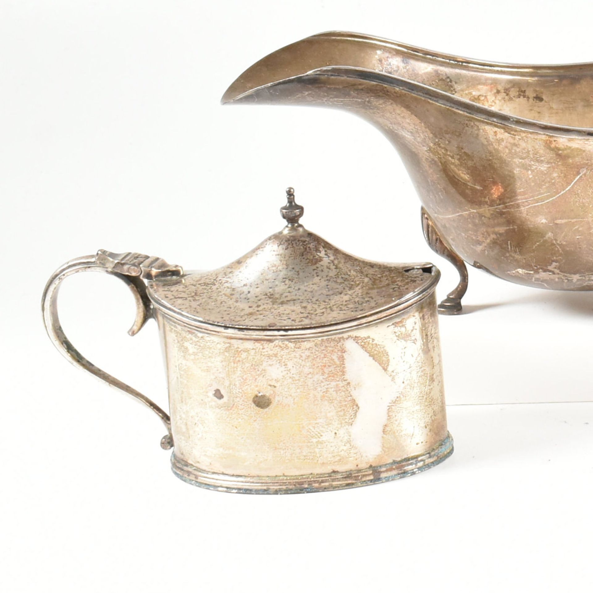 GEORGE V HALLMARKED SILVER CRUETS & LATER SAUCE BOAT - Image 3 of 7
