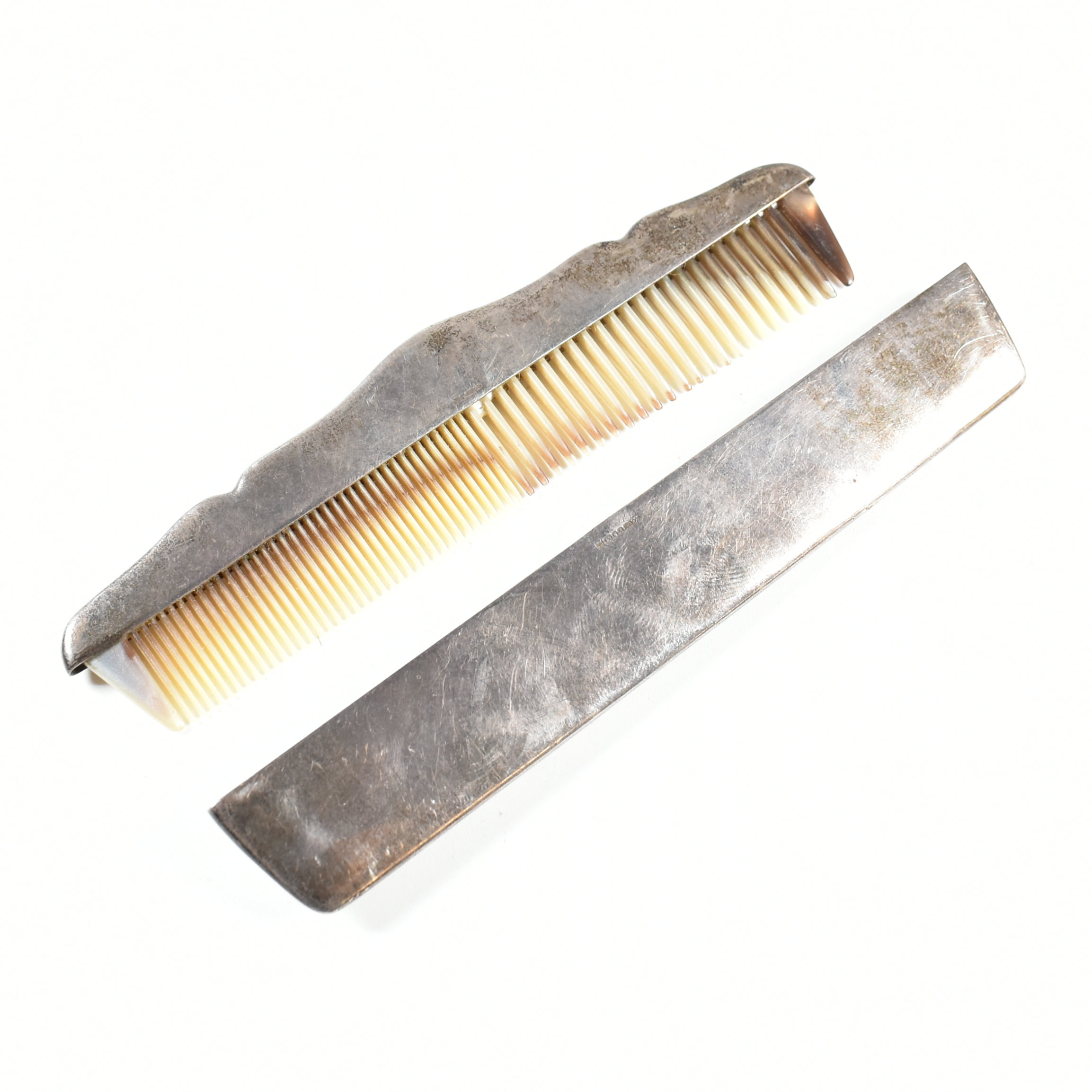 20TH CENTURY HALLMARKED SILVER COMB - Image 5 of 6