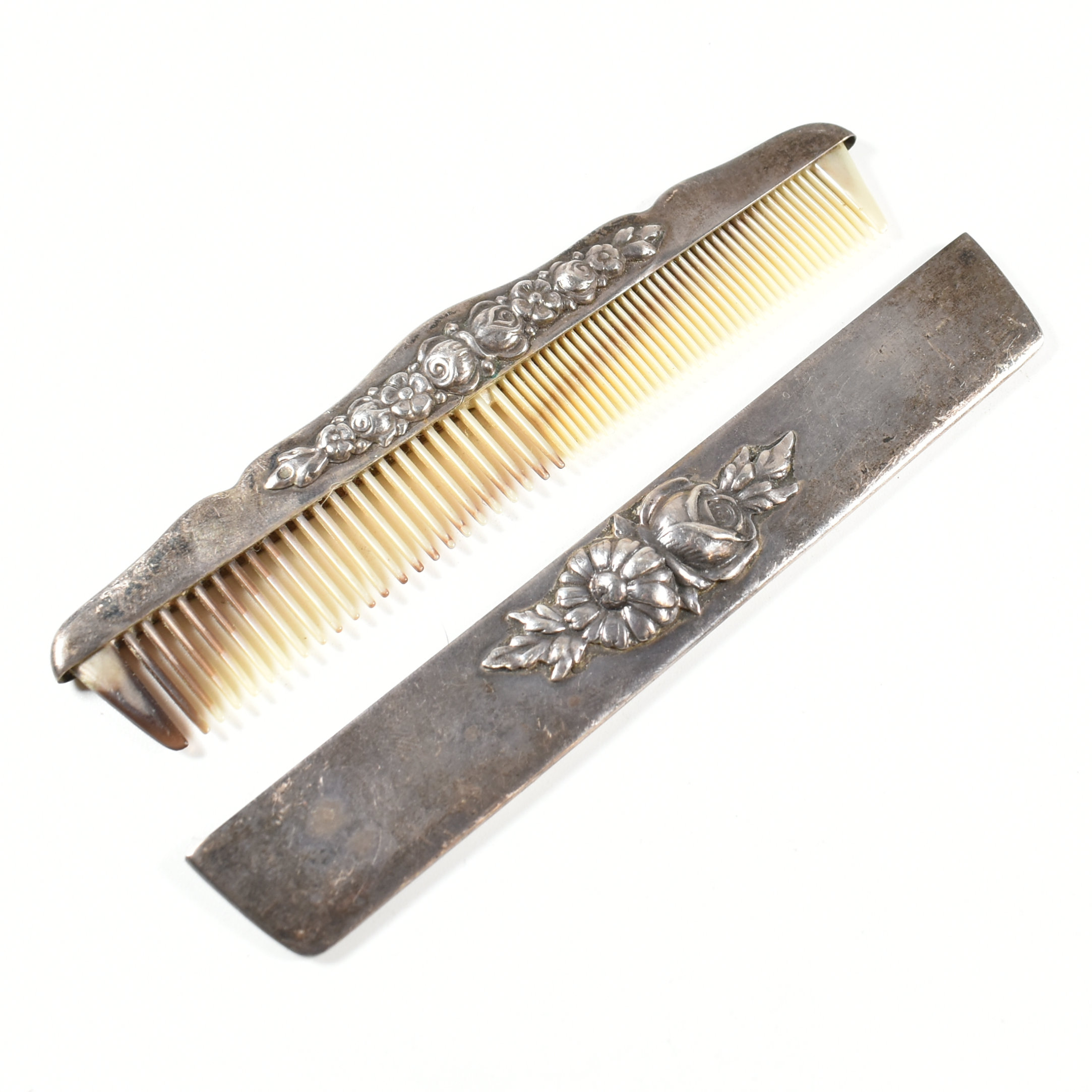 20TH CENTURY HALLMARKED SILVER COMB - Image 4 of 6