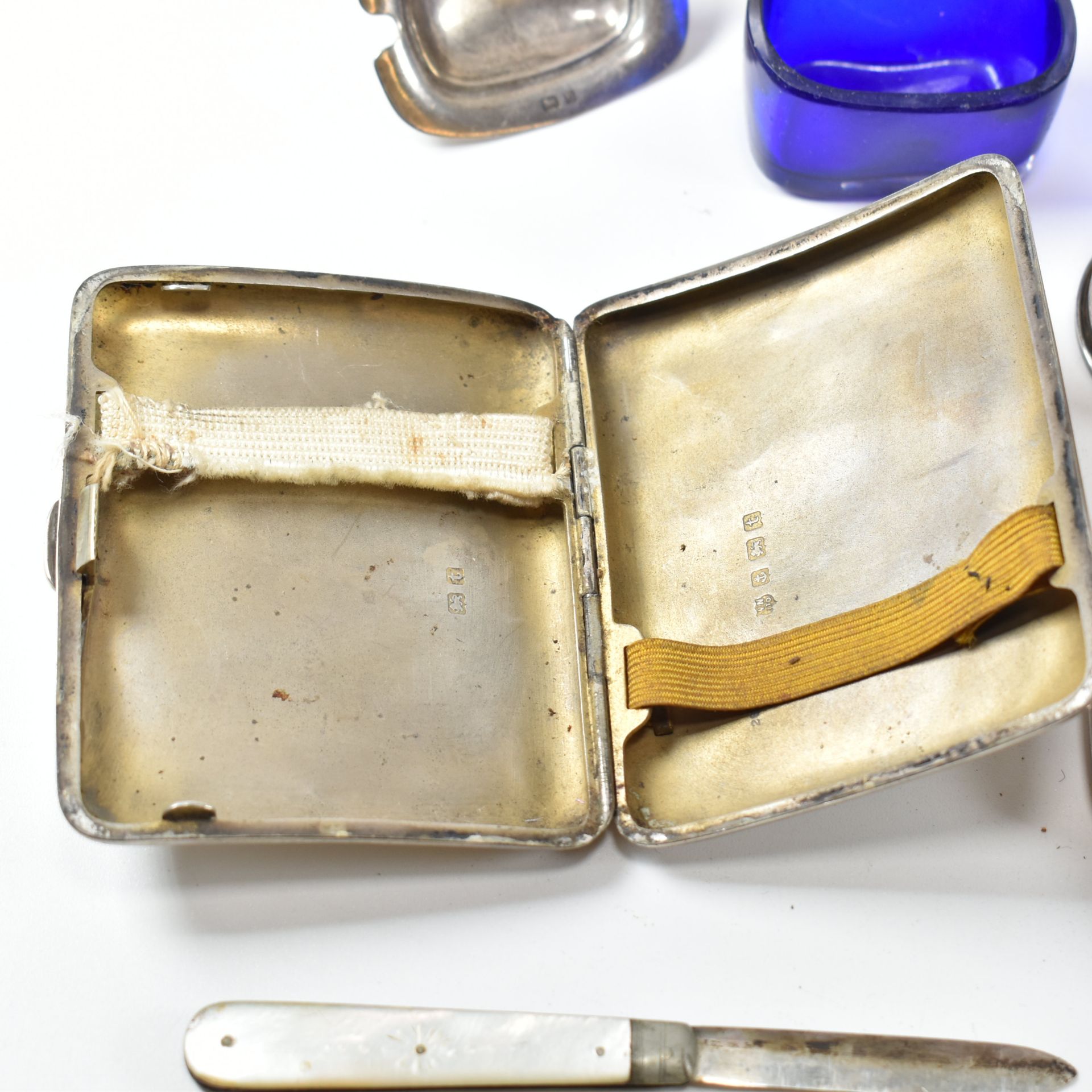 COLLECTION OF 20TH CENTURY HALLMARKED SILVER ITEMS - Image 9 of 11