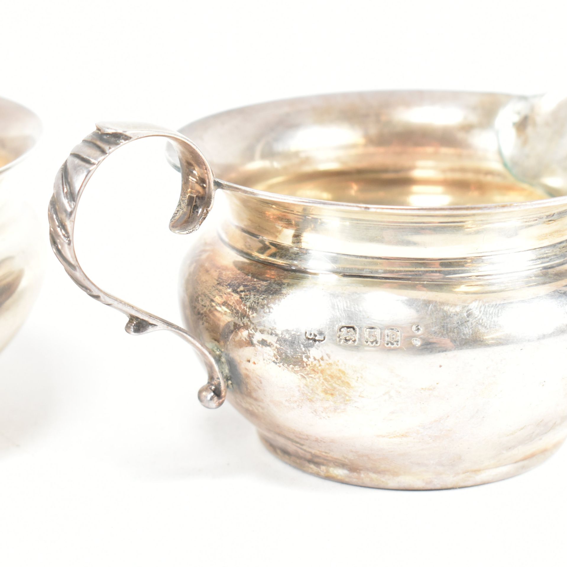 GEORGE V HALLMARKED SILVER SUGAR BOWL & CREAMER - Image 6 of 7